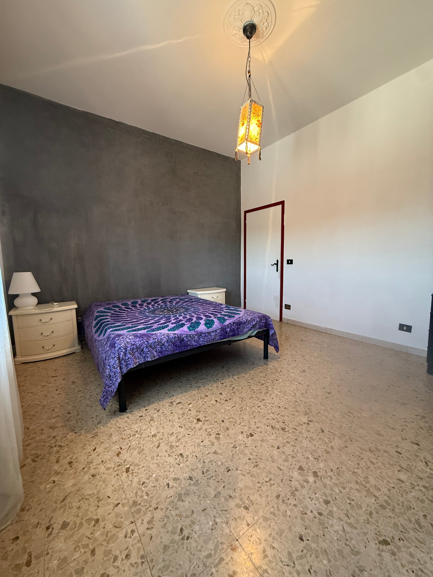 Renovated house 3 bedrooms , garage and garden