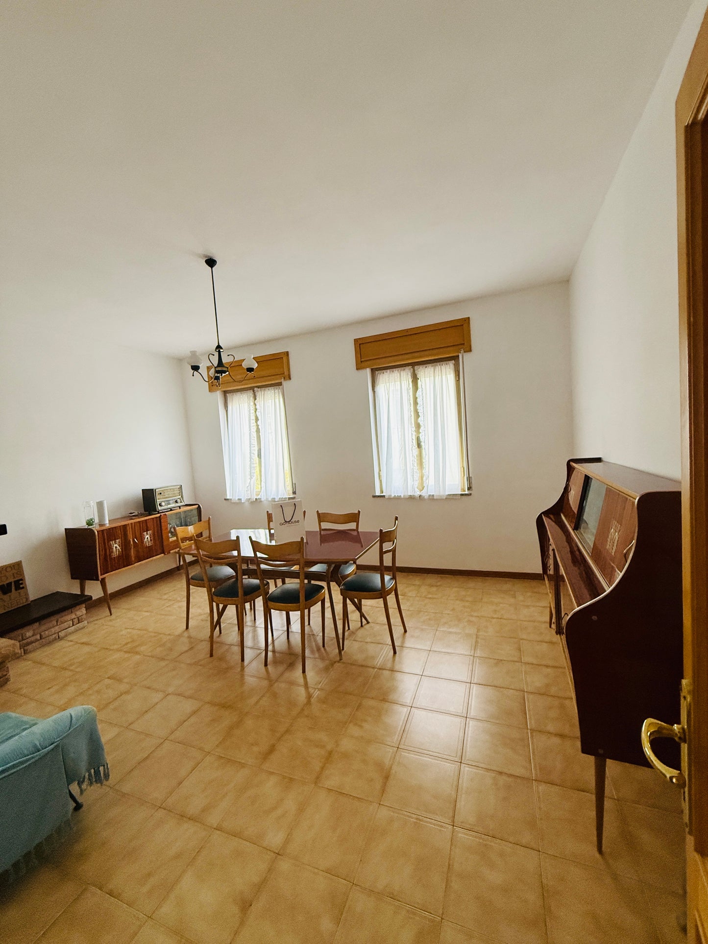Detached House for Sale - Plenty of Space and Comfort