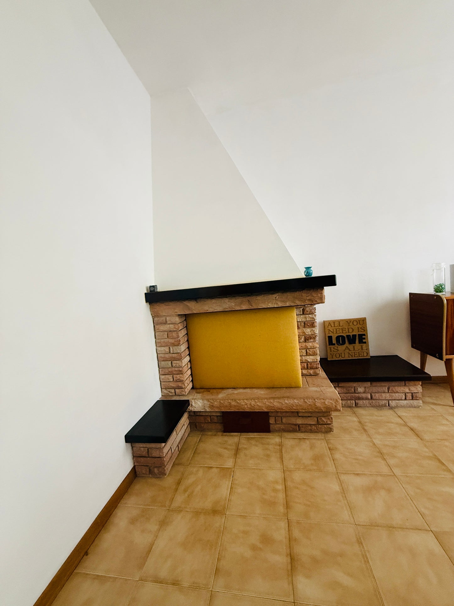 Detached House for Sale - Plenty of Space and Comfort