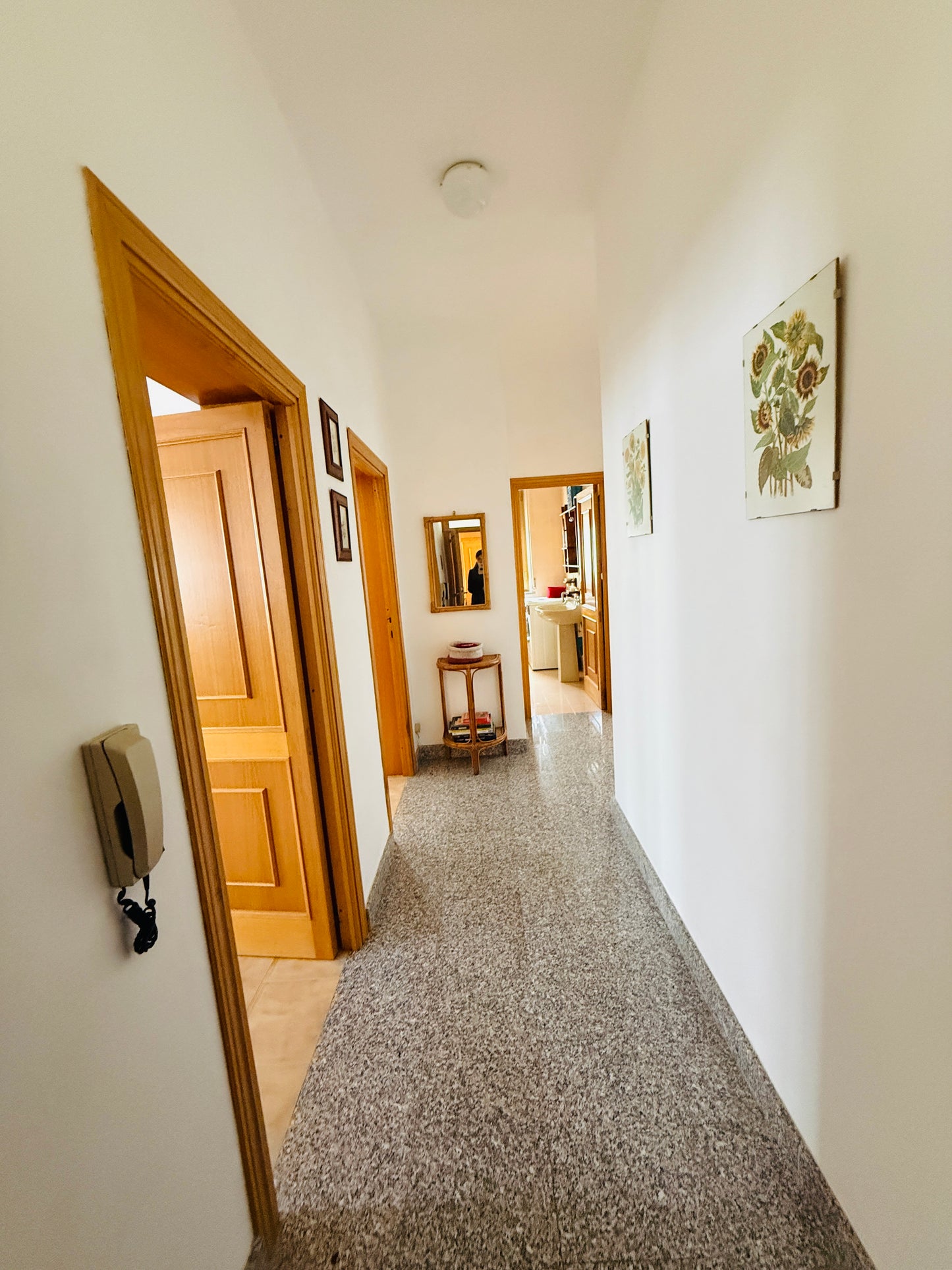 Detached House for Sale - Plenty of Space and Comfort