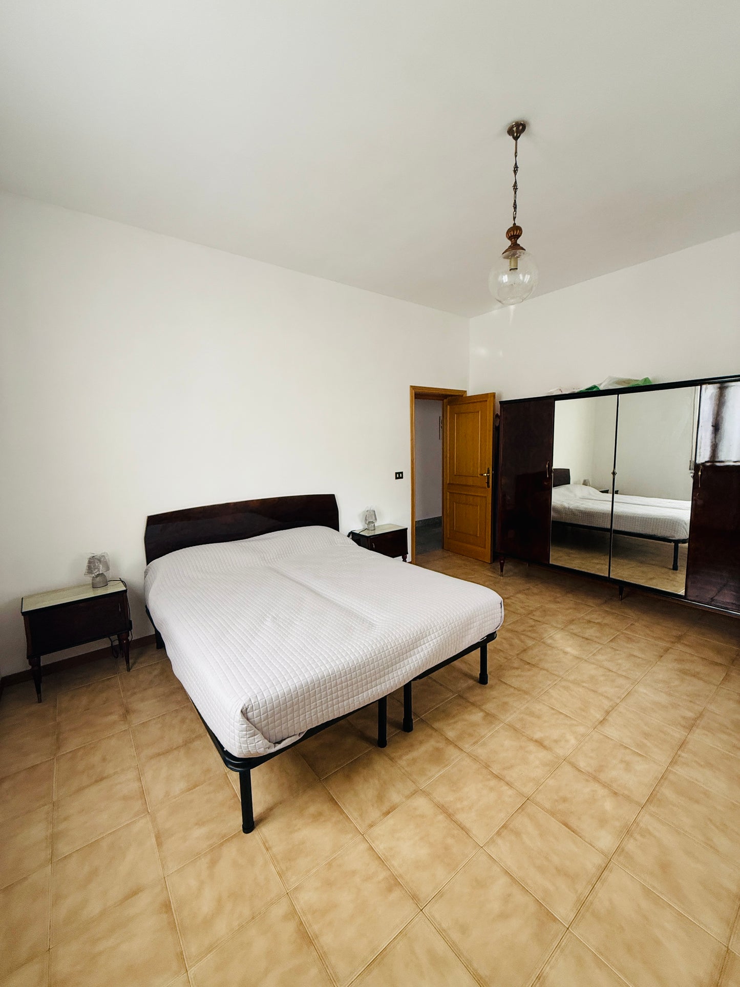 Detached House for Sale - Plenty of Space and Comfort
