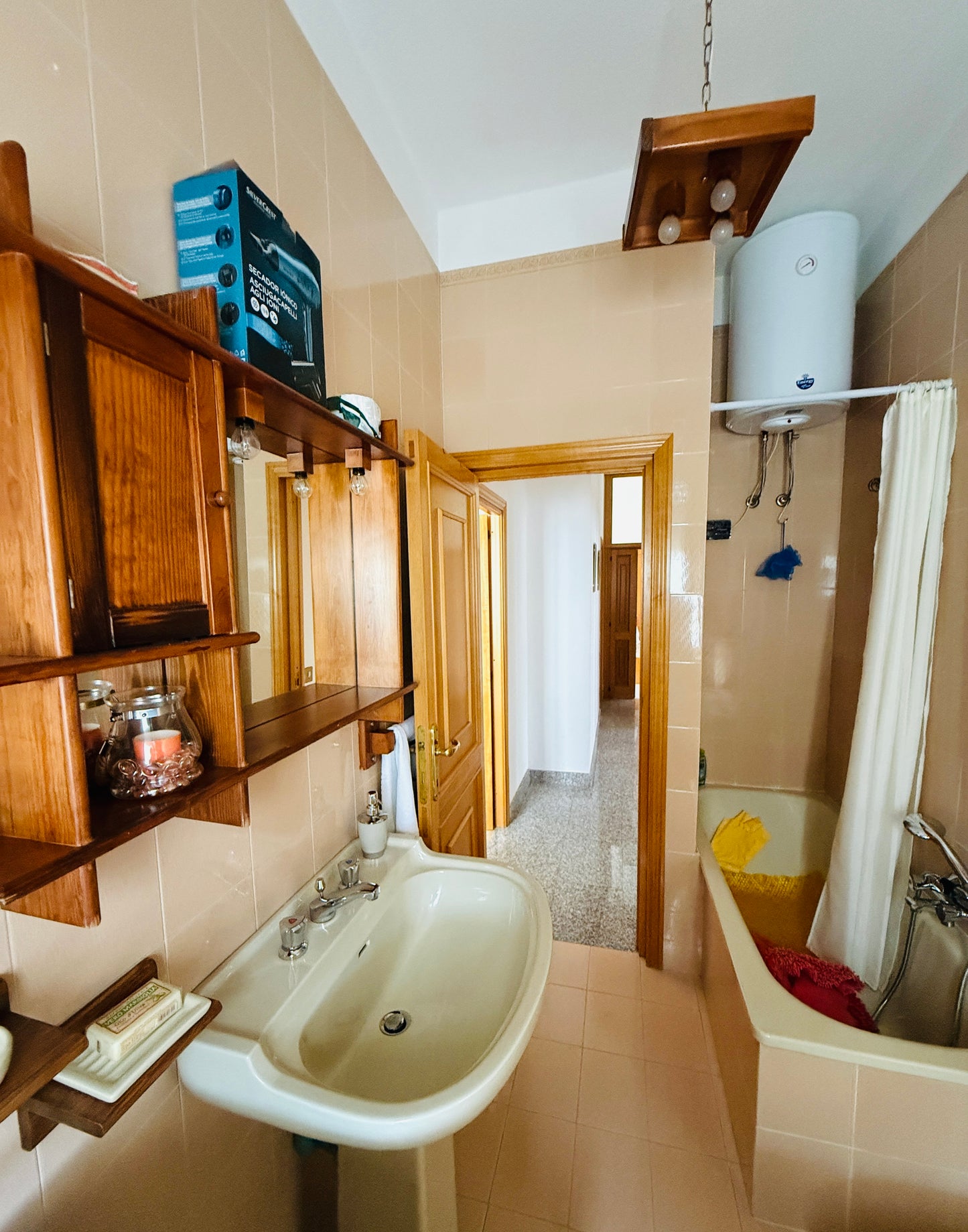 Detached House for Sale - Plenty of Space and Comfort