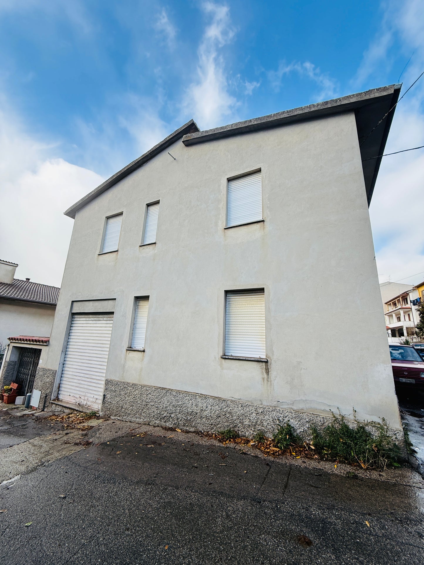 Detached House for Sale - Plenty of Space and Comfort