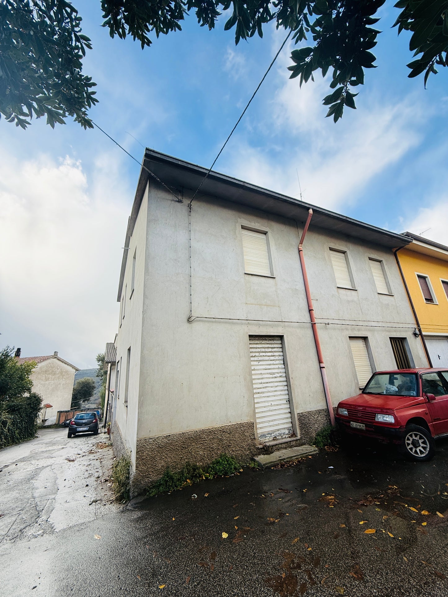 Detached House for Sale - Plenty of Space and Comfort