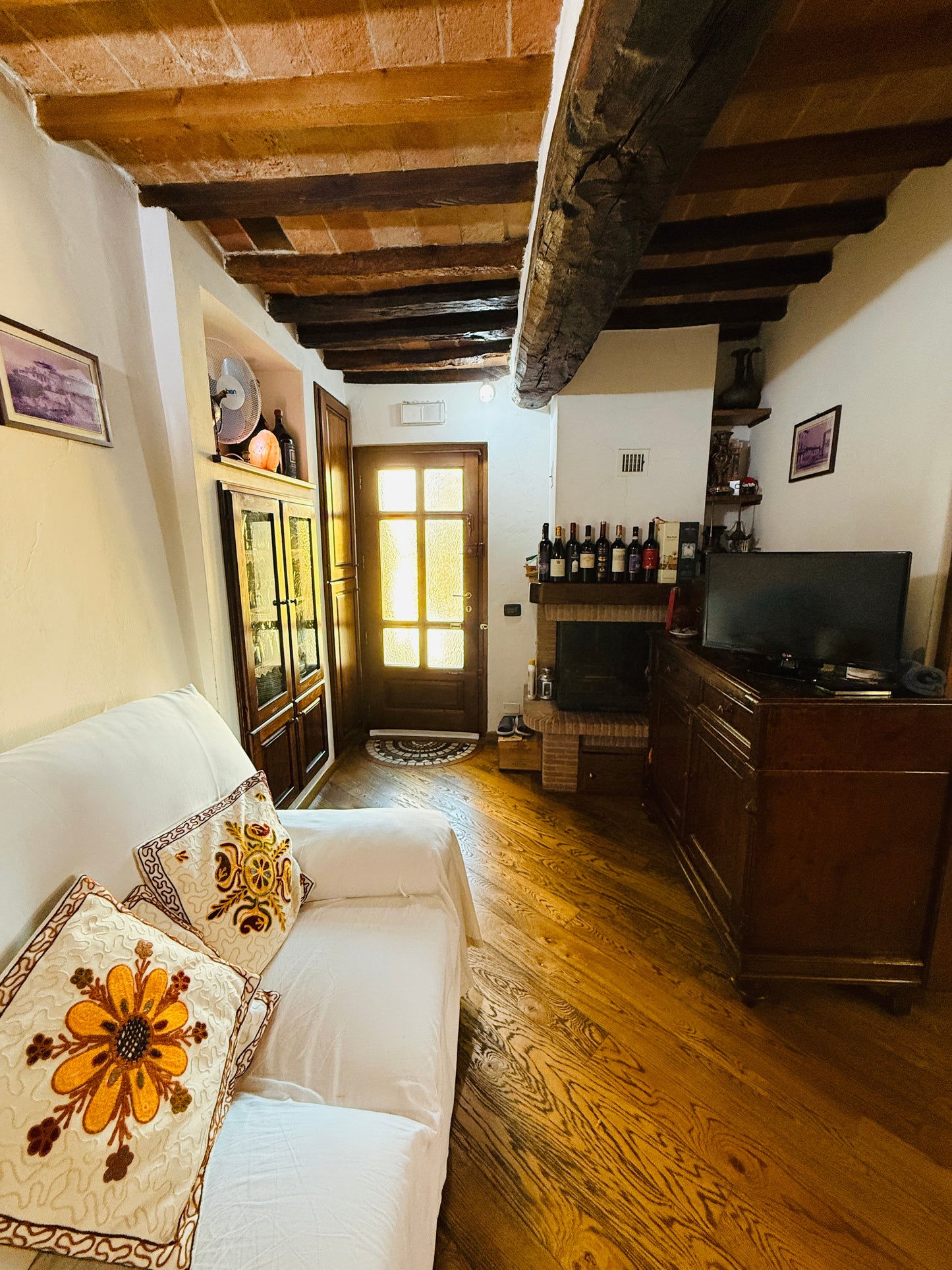 Typical Tuscan apartment ready to move into