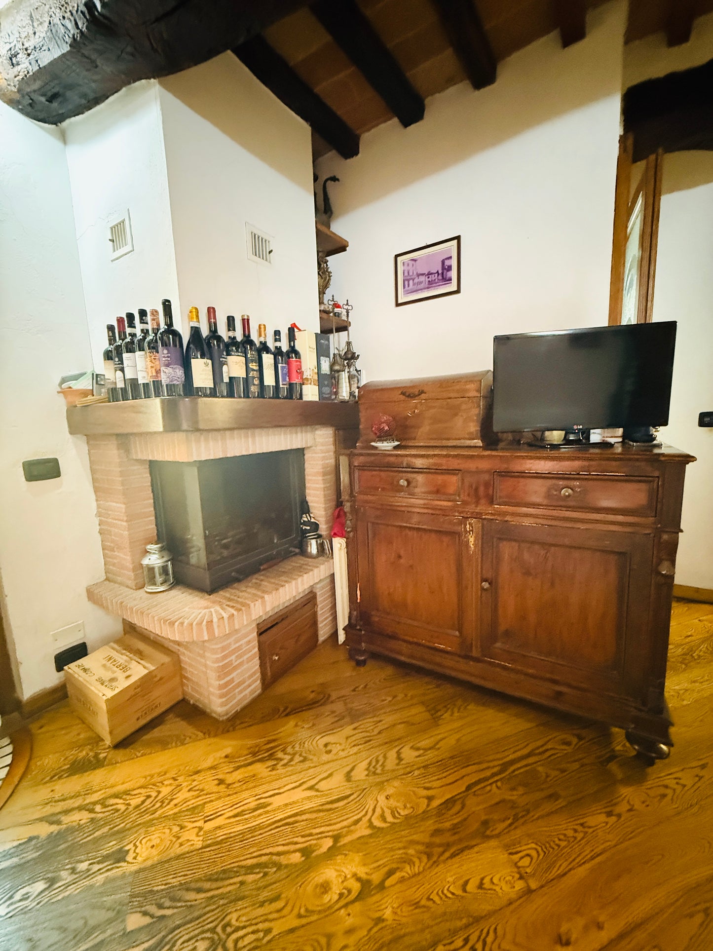 Typical Tuscan apartment ready to move into