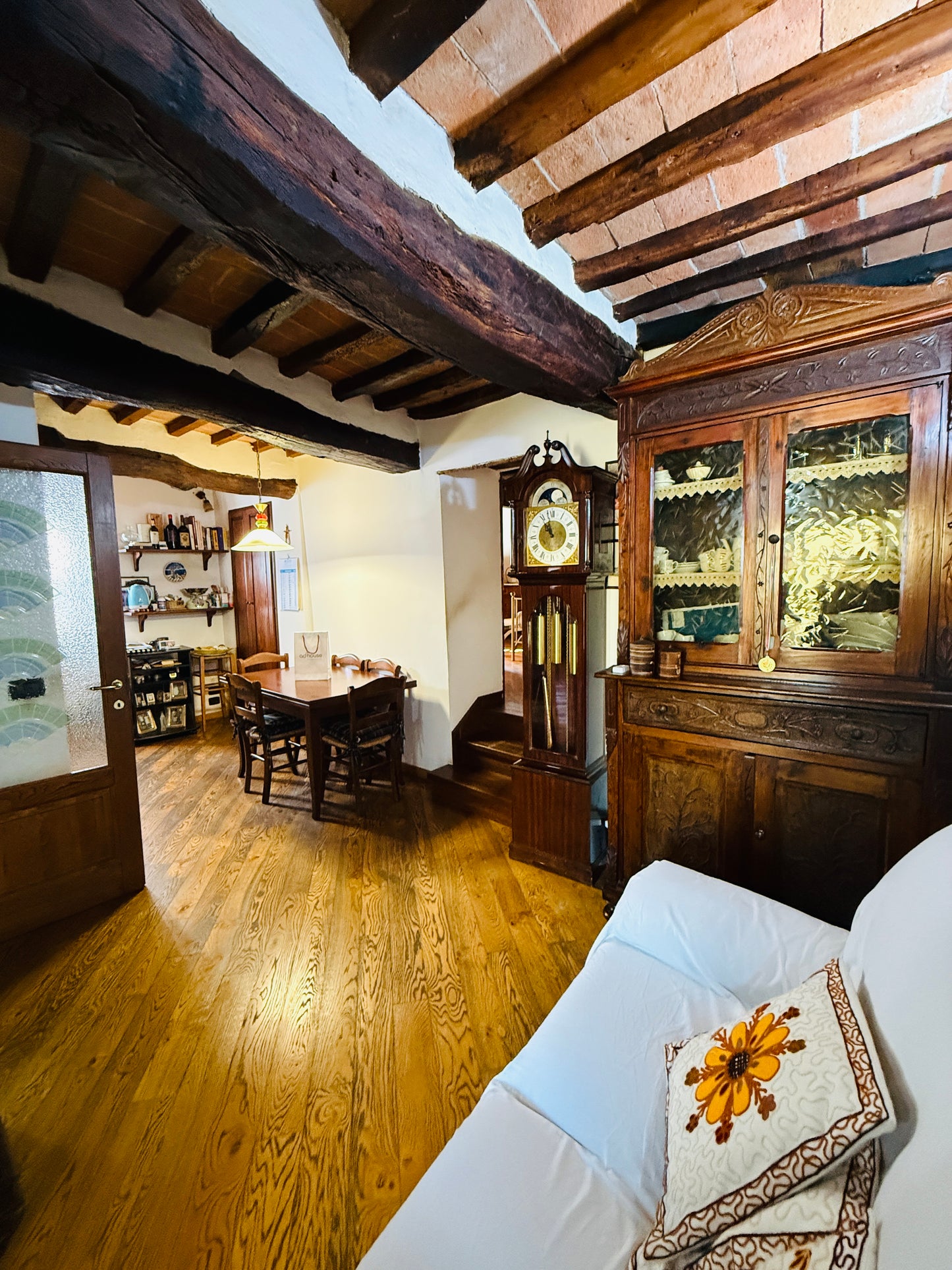Typical Tuscan apartment ready to move into