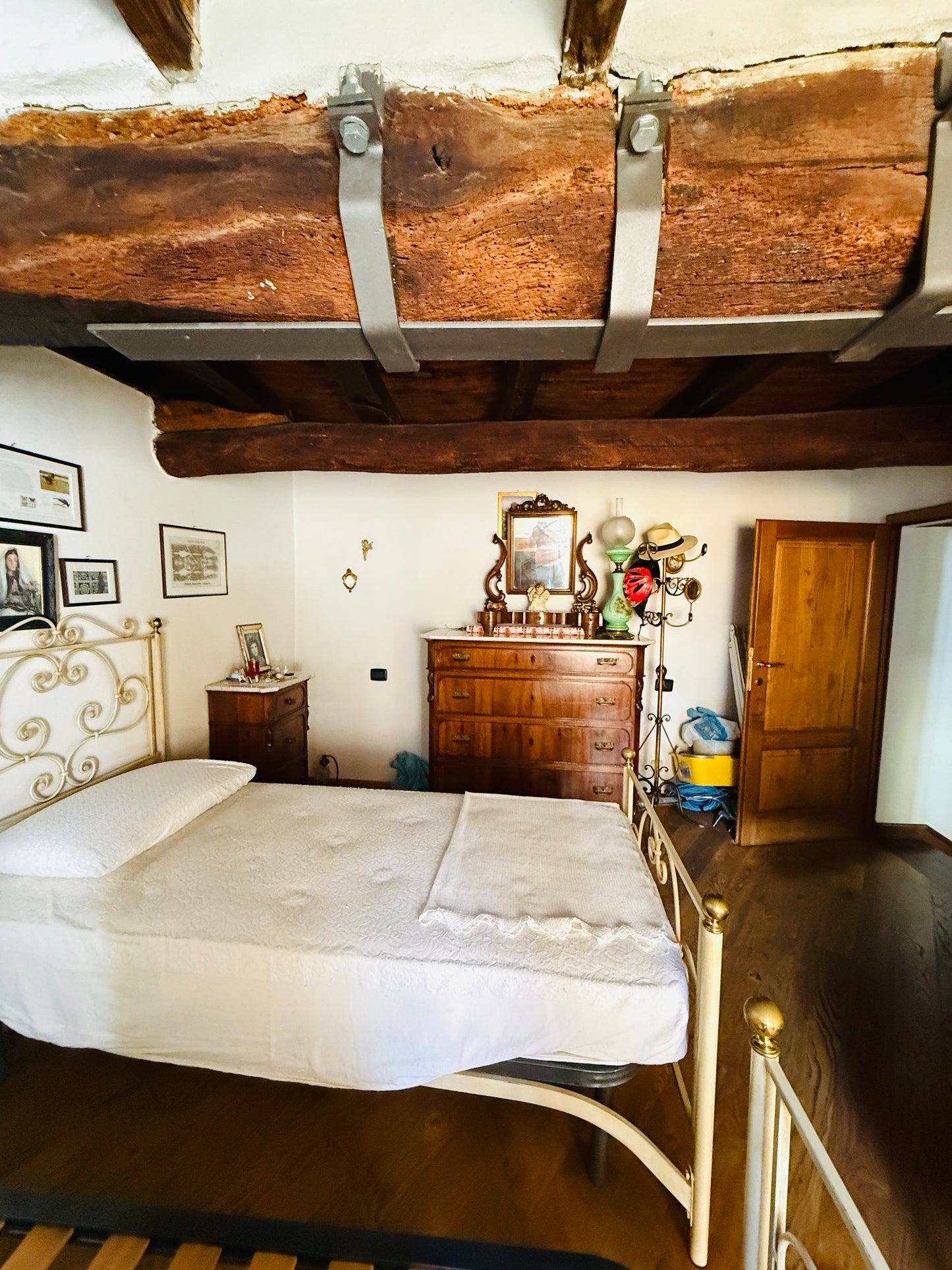 Typical Tuscan apartment ready to move into
