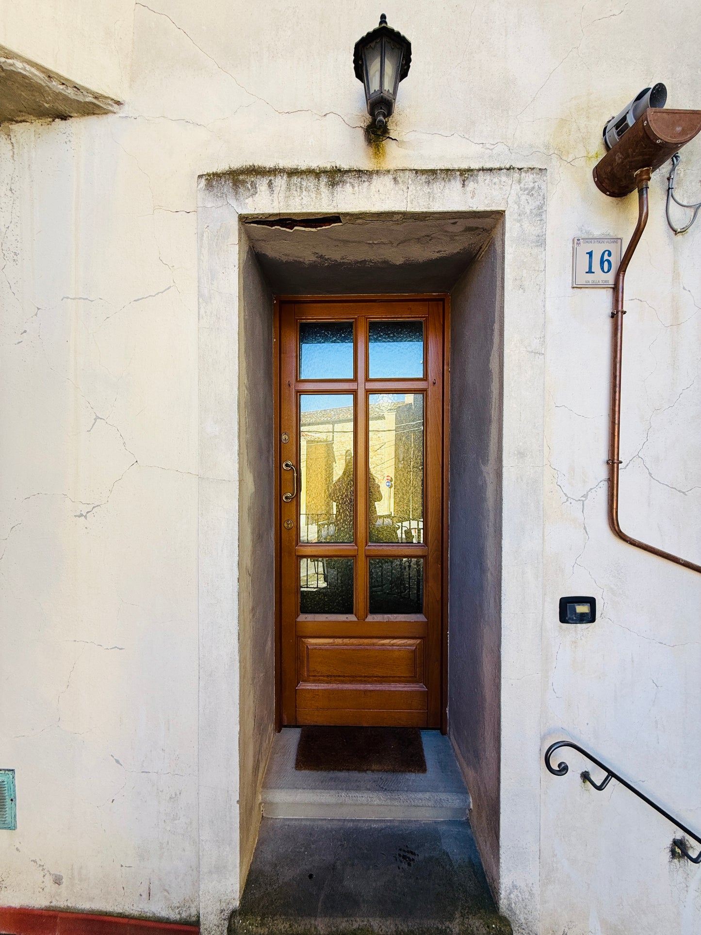 Typical Tuscan apartment ready to move into