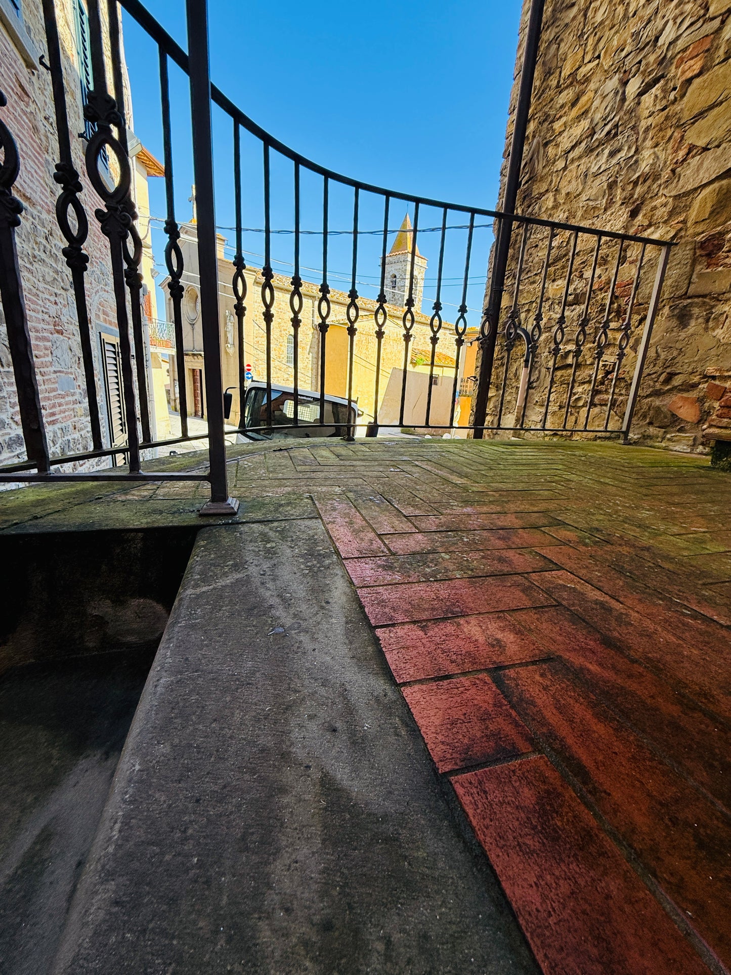 Typical Tuscan apartment ready to move into