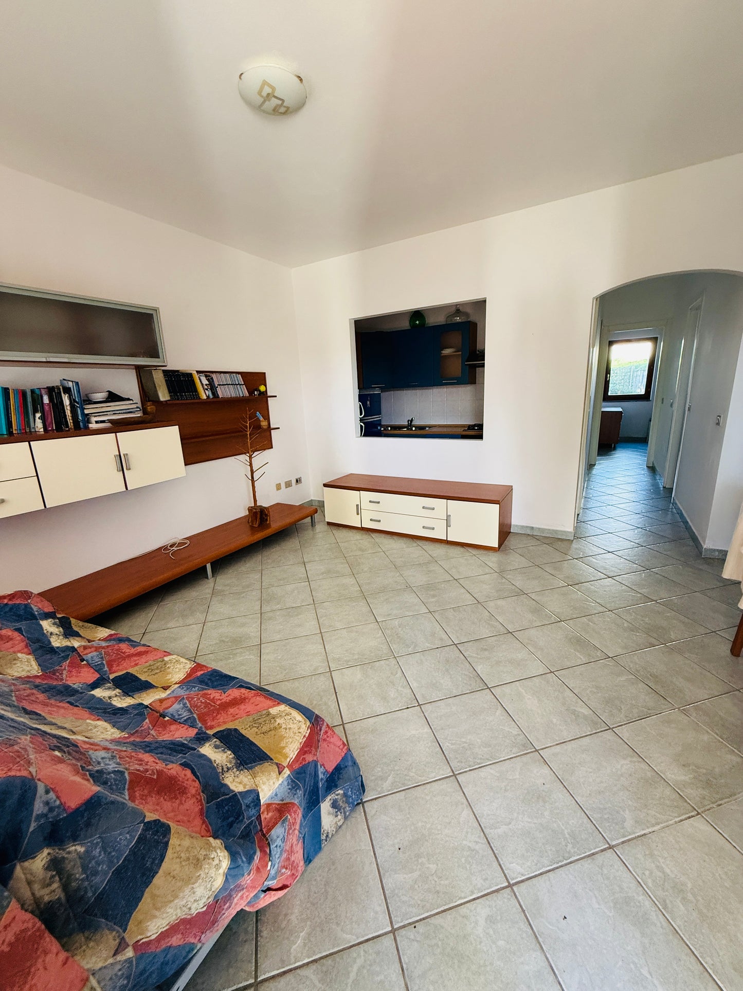 Ground-floor apartment with garden, 200 meters from the sea.