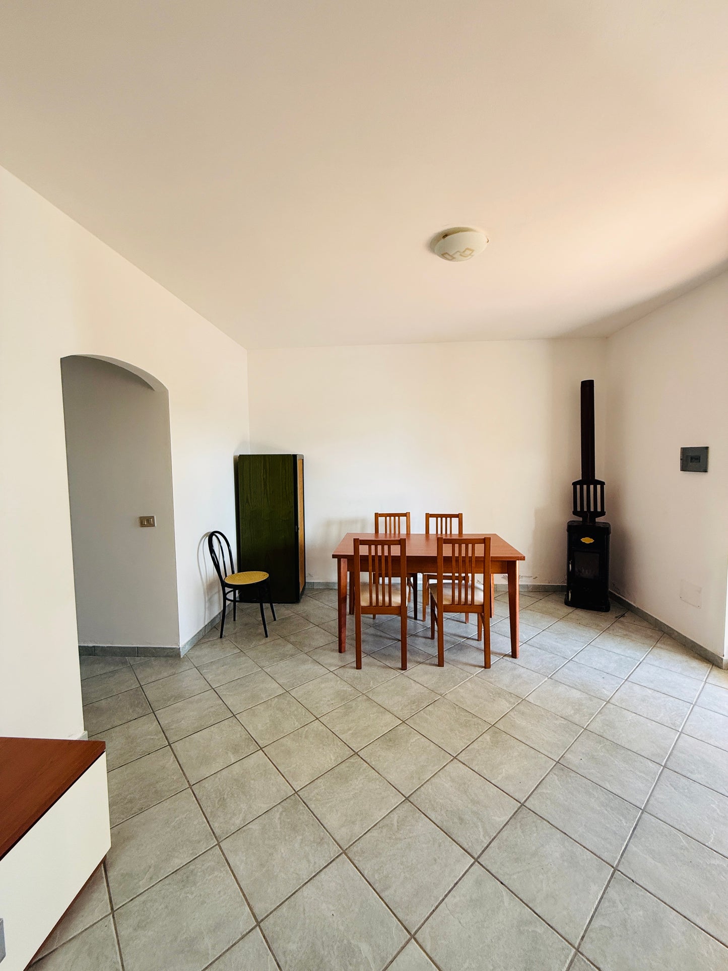 Ground-floor apartment with garden, 200 meters from the sea.