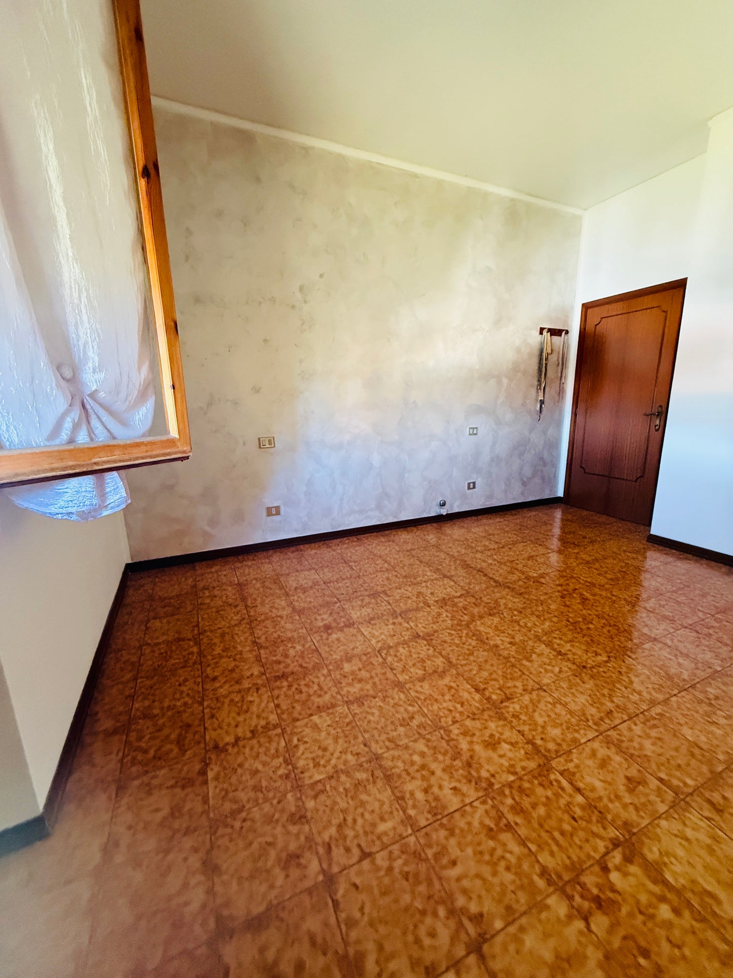 Apartment in a residential area with three bedrooms and two bathrooms