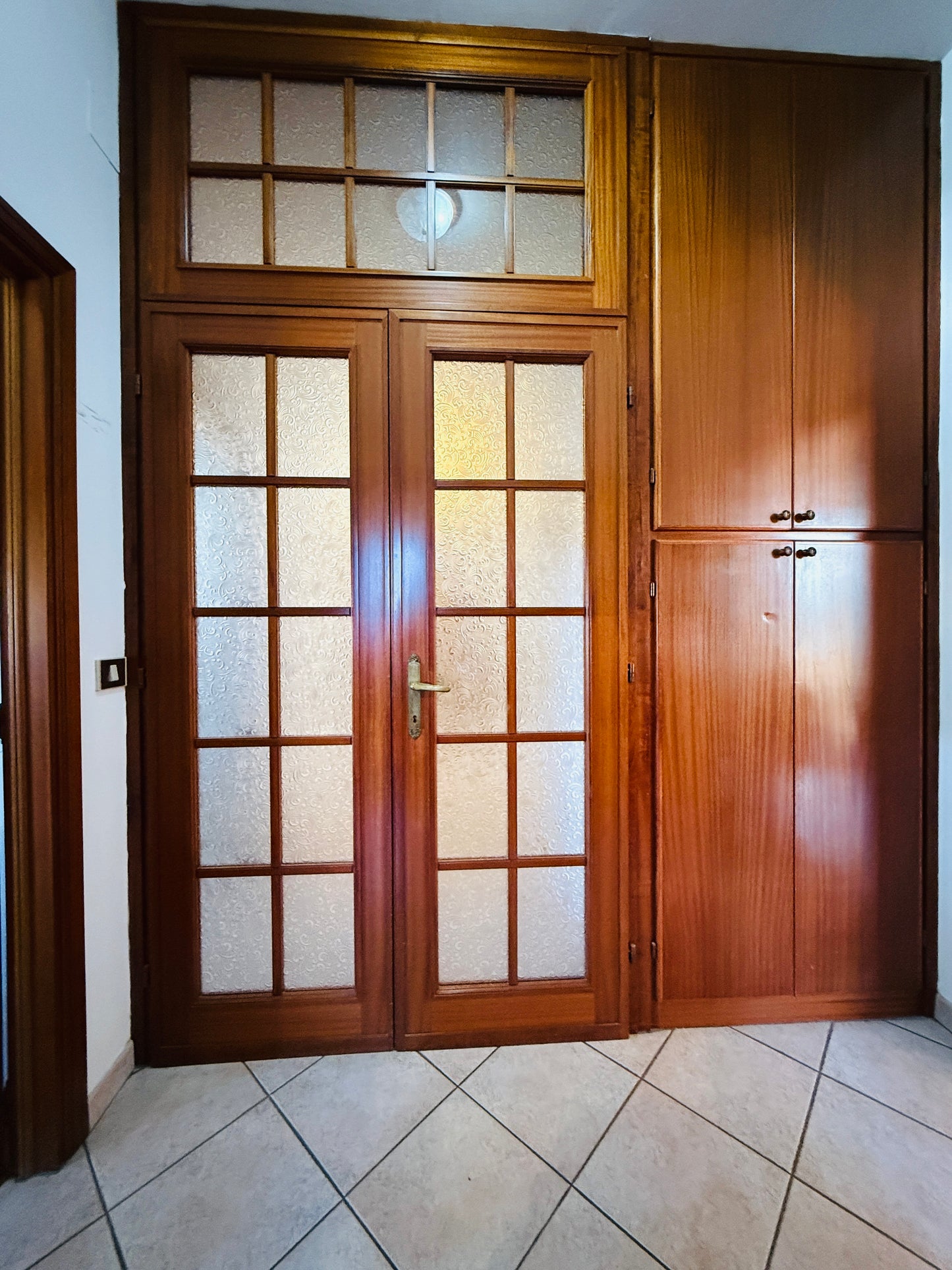 Apartment in a residential area with three bedrooms and two bathrooms