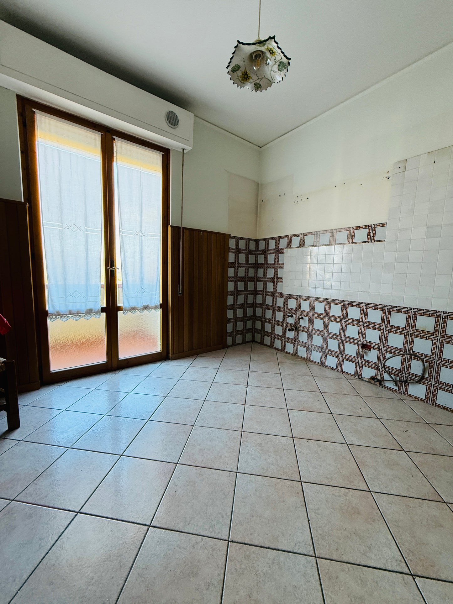 Apartment in a residential area with three bedrooms and two bathrooms
