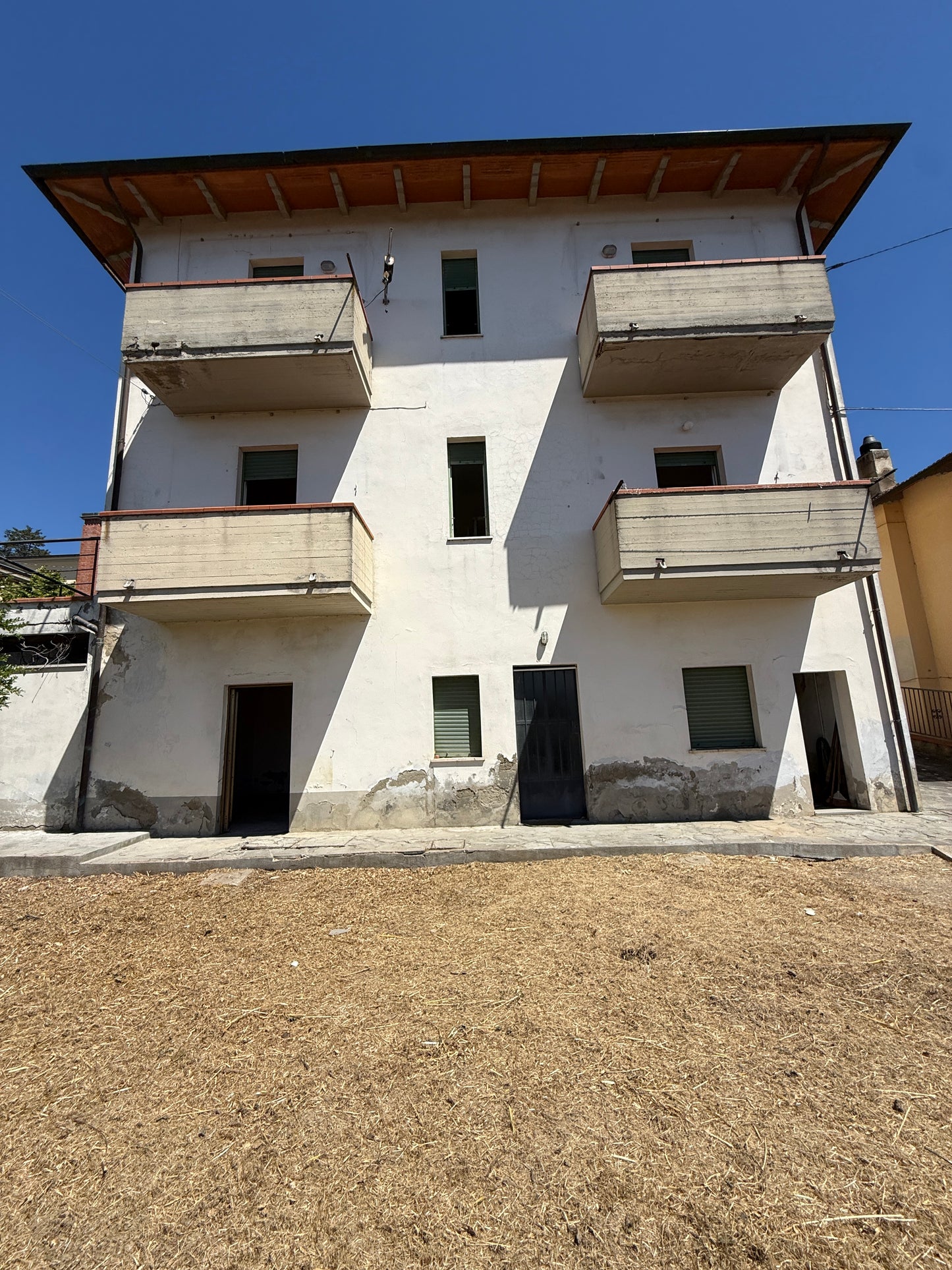 Big house three apartments