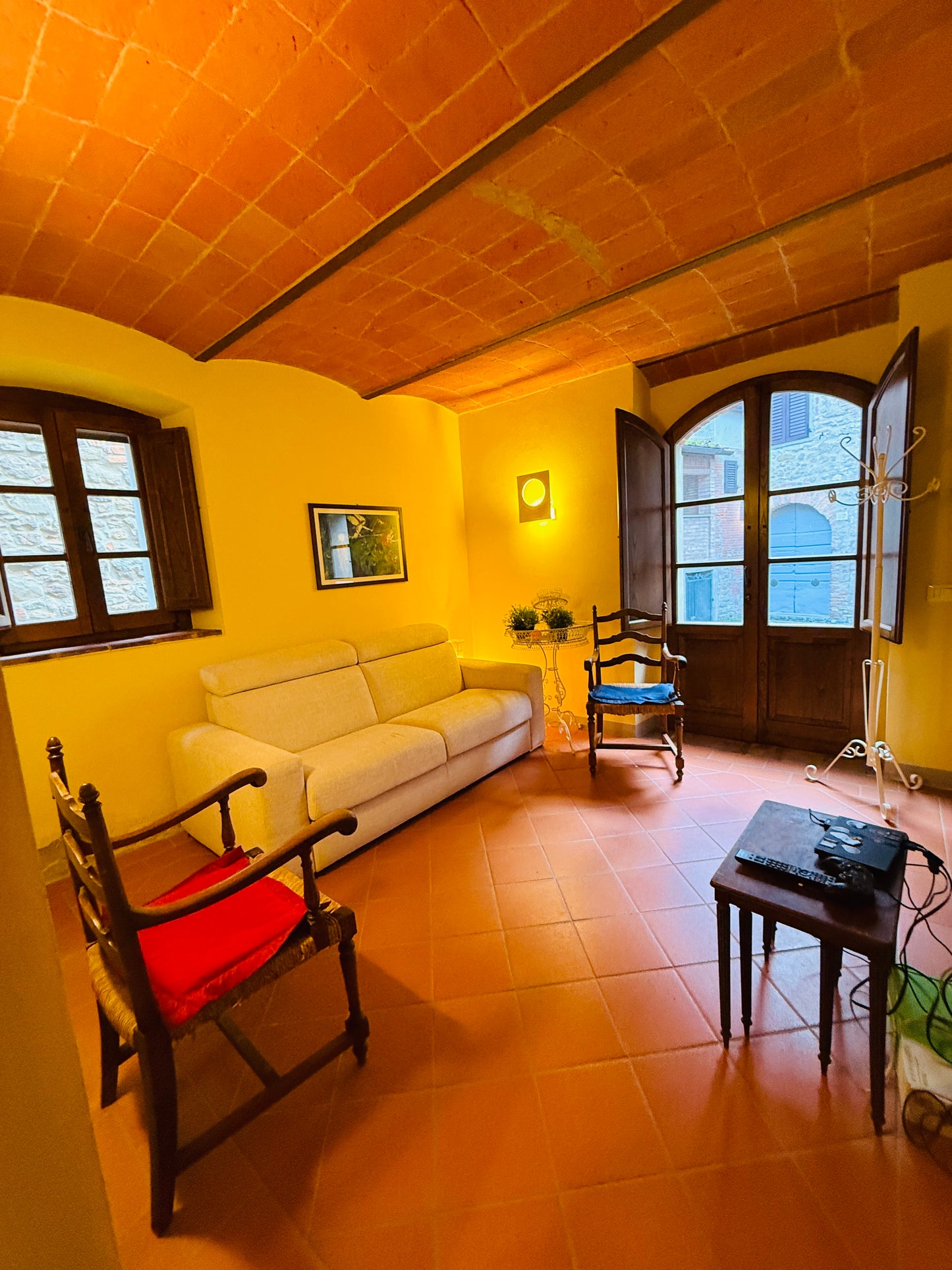 Fully renovated stone house with independent access