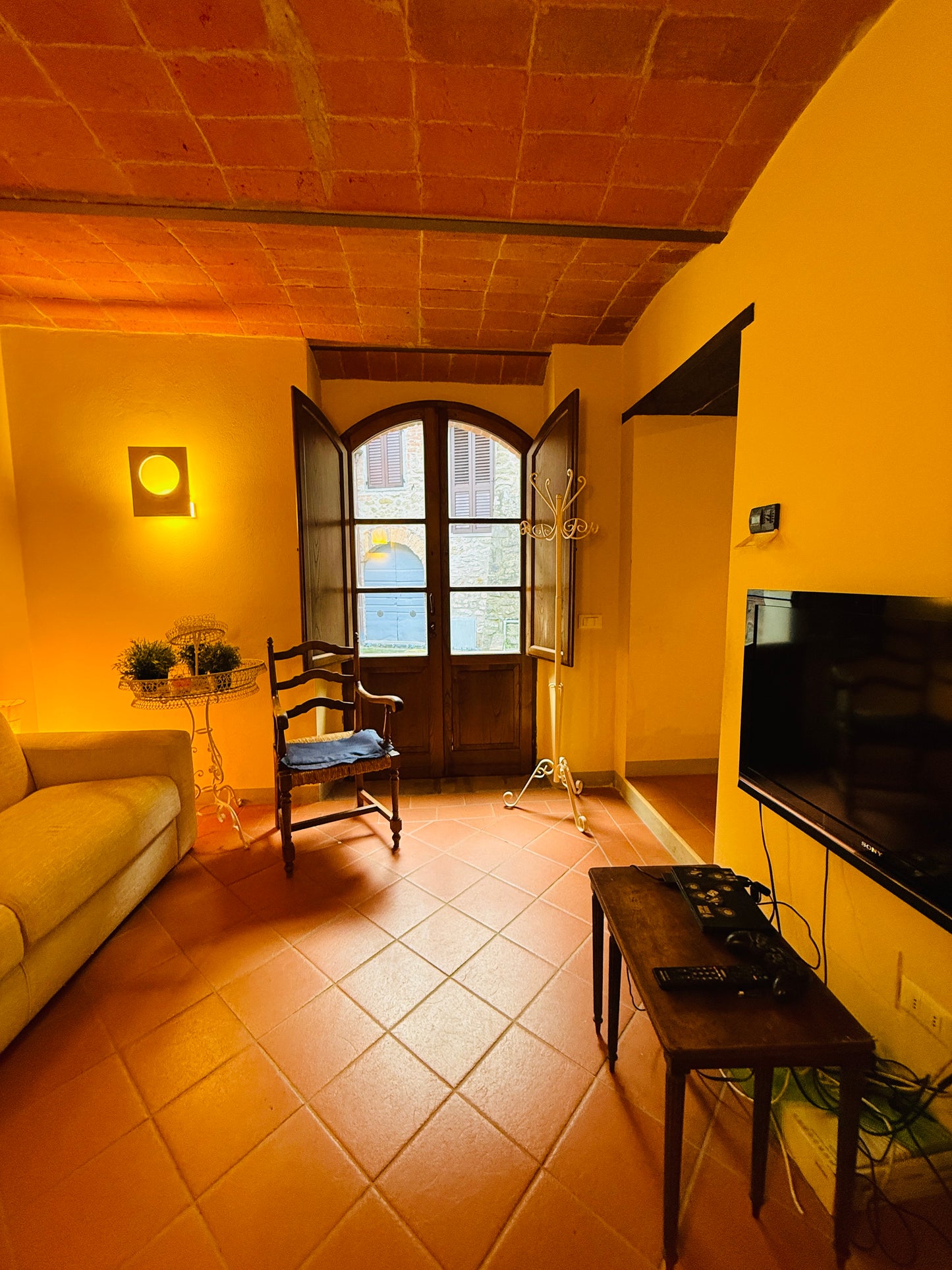 Fully renovated stone house with independent access