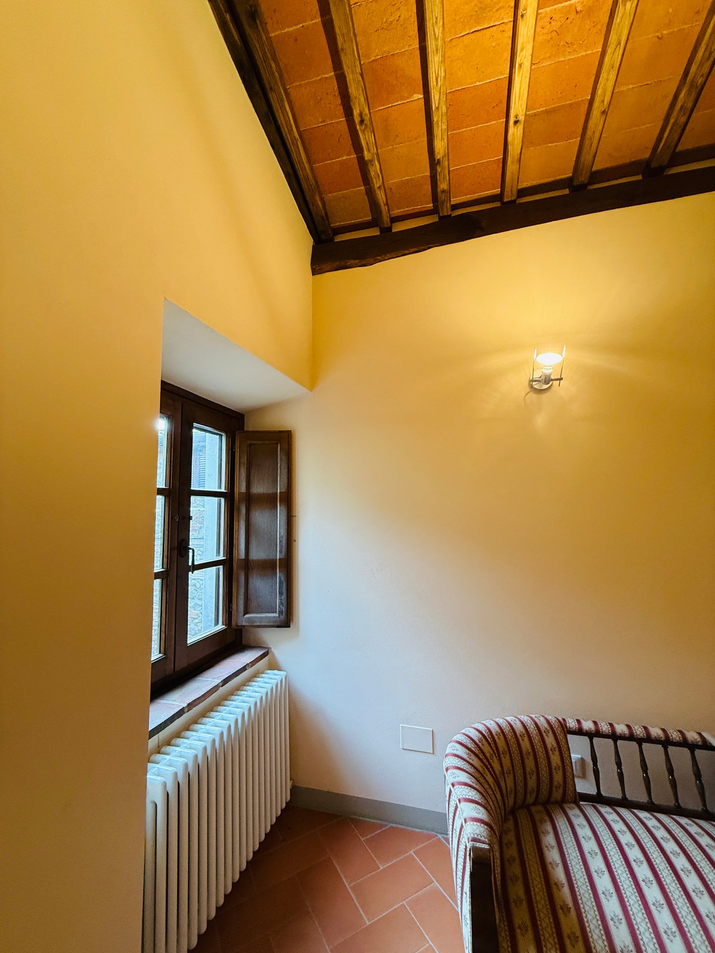Fully renovated stone house with independent access