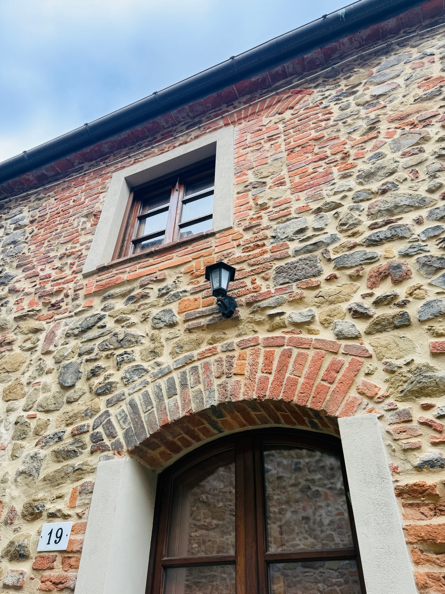 Fully renovated stone house with independent access