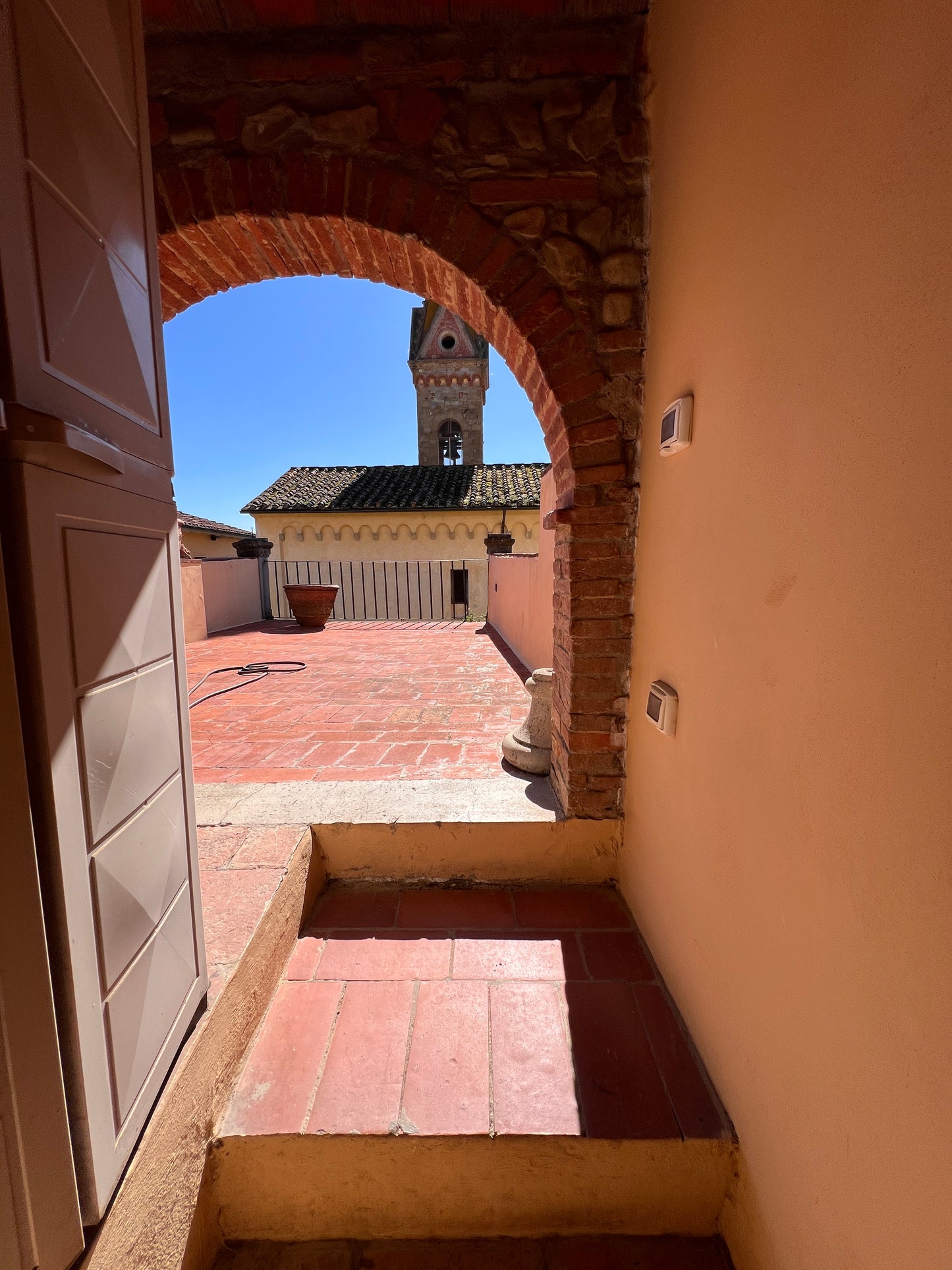 Apartment in a village with two large terraces