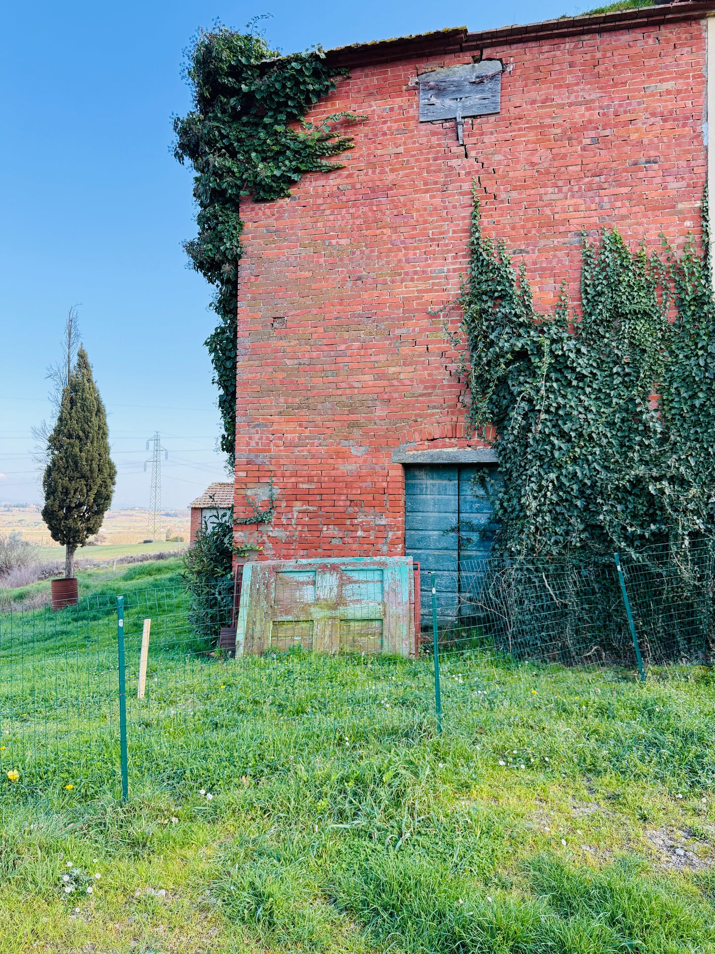 Detached house in Lucignano, in the countryside near amenities