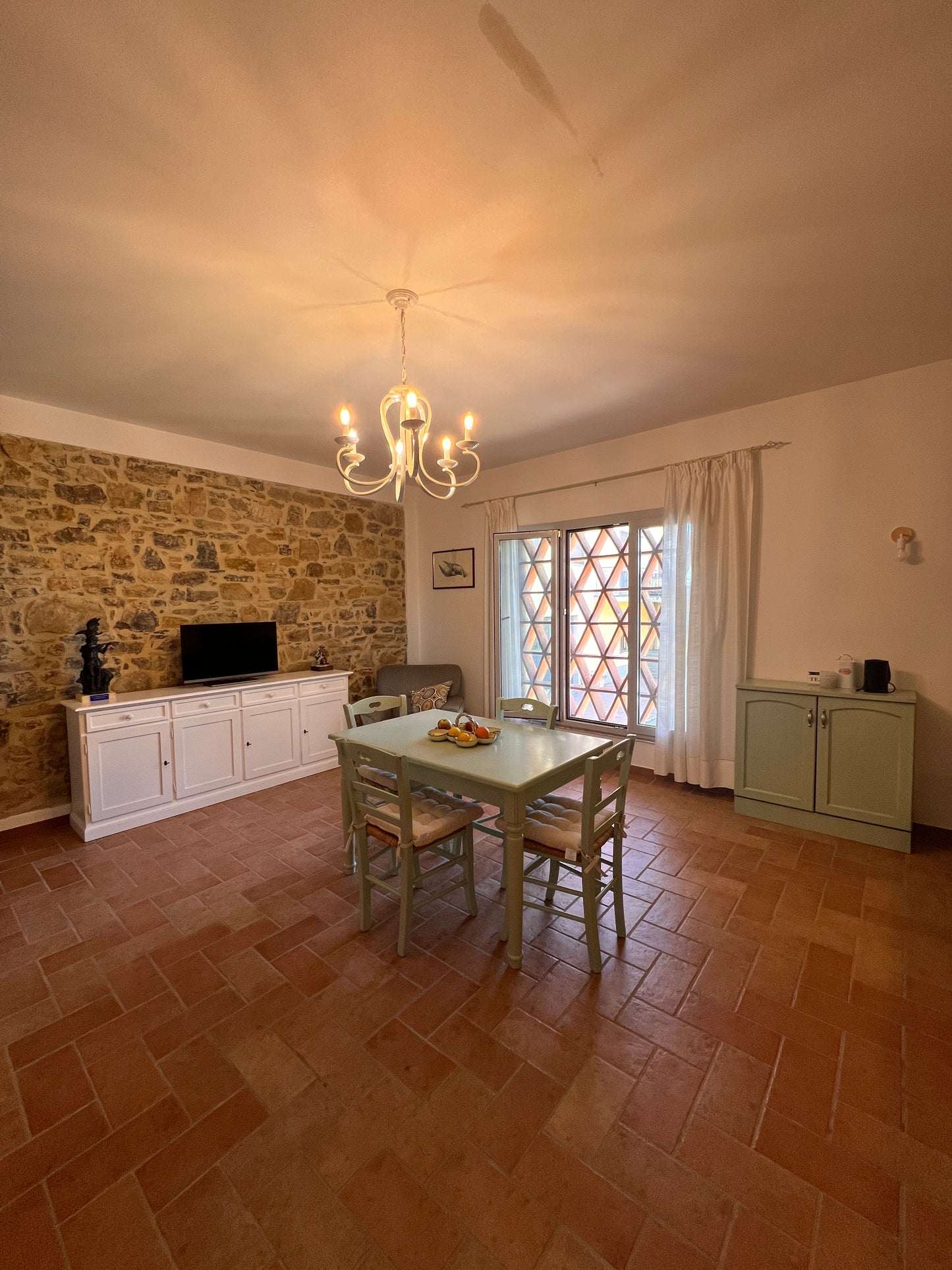 Apartment with one bedroom among the olive groves