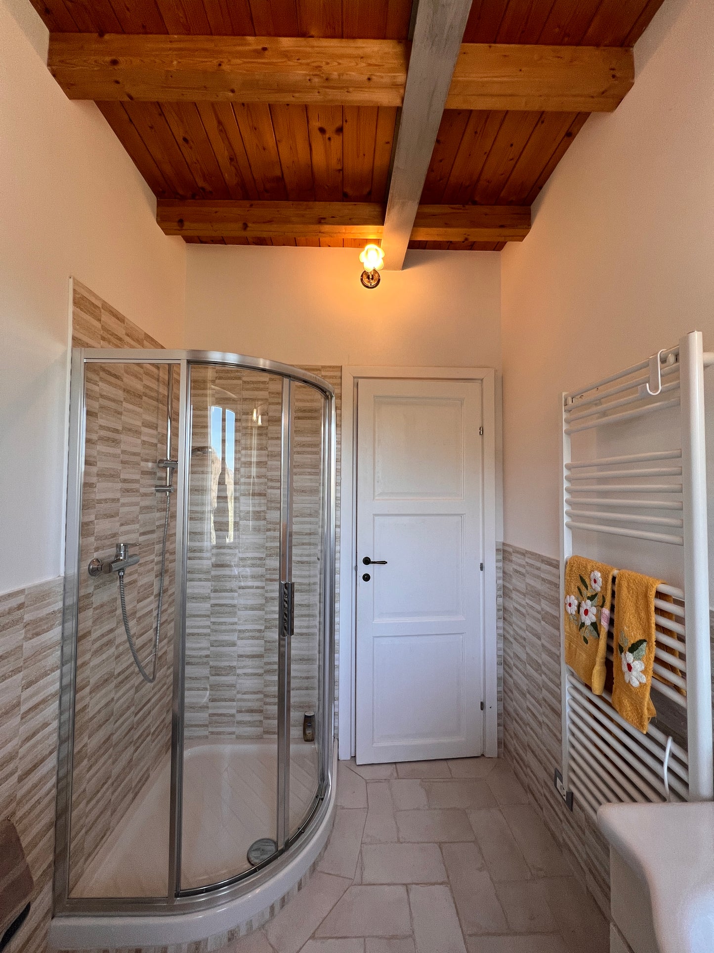 Apartment with one bedroom among the olive groves