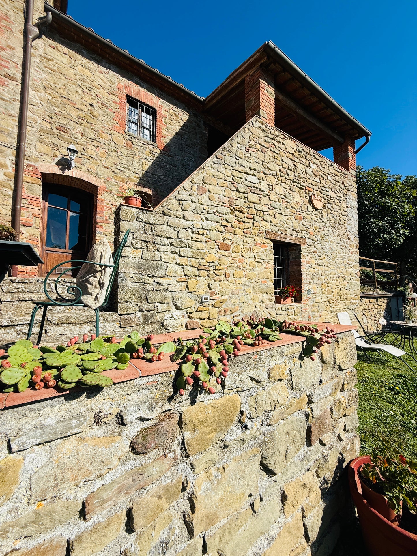 SOLD House in a village with swimming pool and view