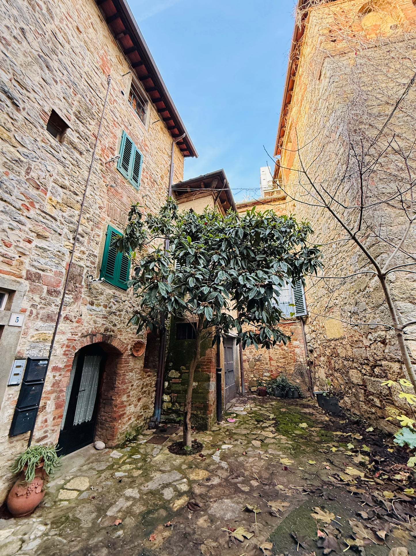Small apartment for long rent NOT AVAILABLE