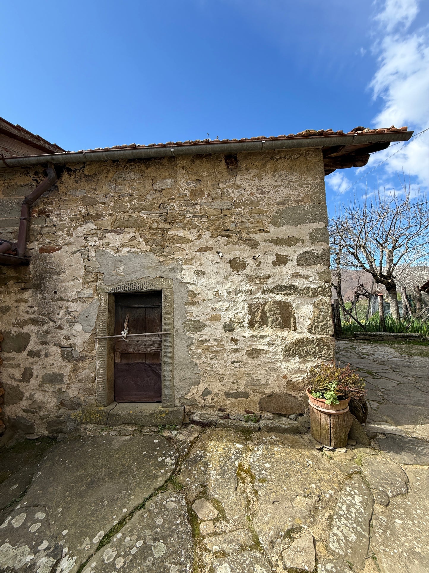 Stone cabin in the heart of nature - mountain village