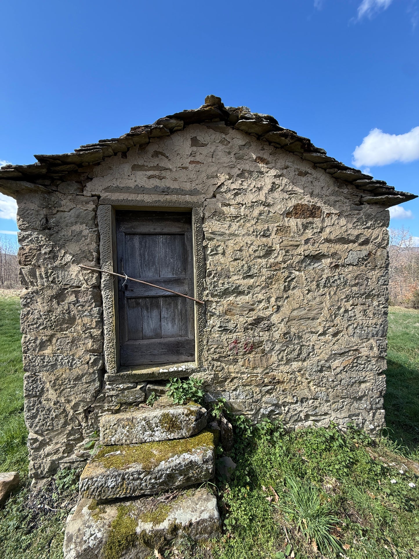 Stone cabin in the heart of nature - mountain village