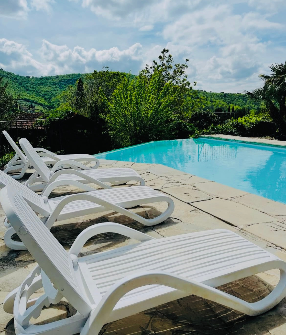 3 bedrooms and pool