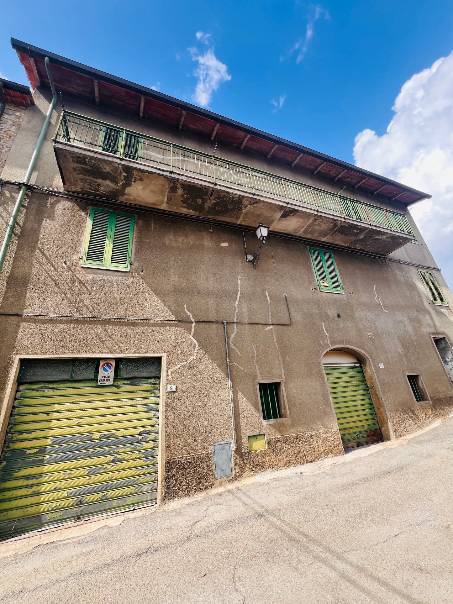 House with view and big garage