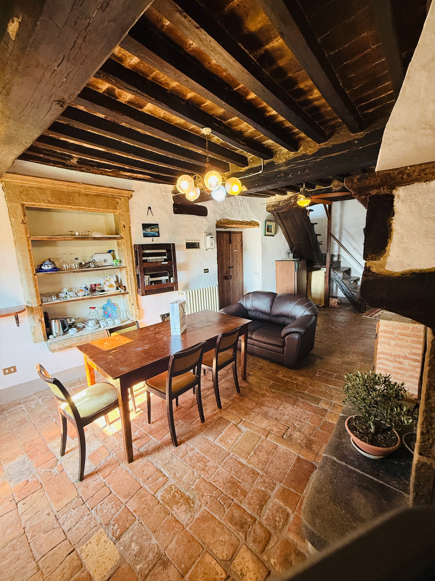 Portion of a castle ready to move into, 3 km from the centre of Anghiari