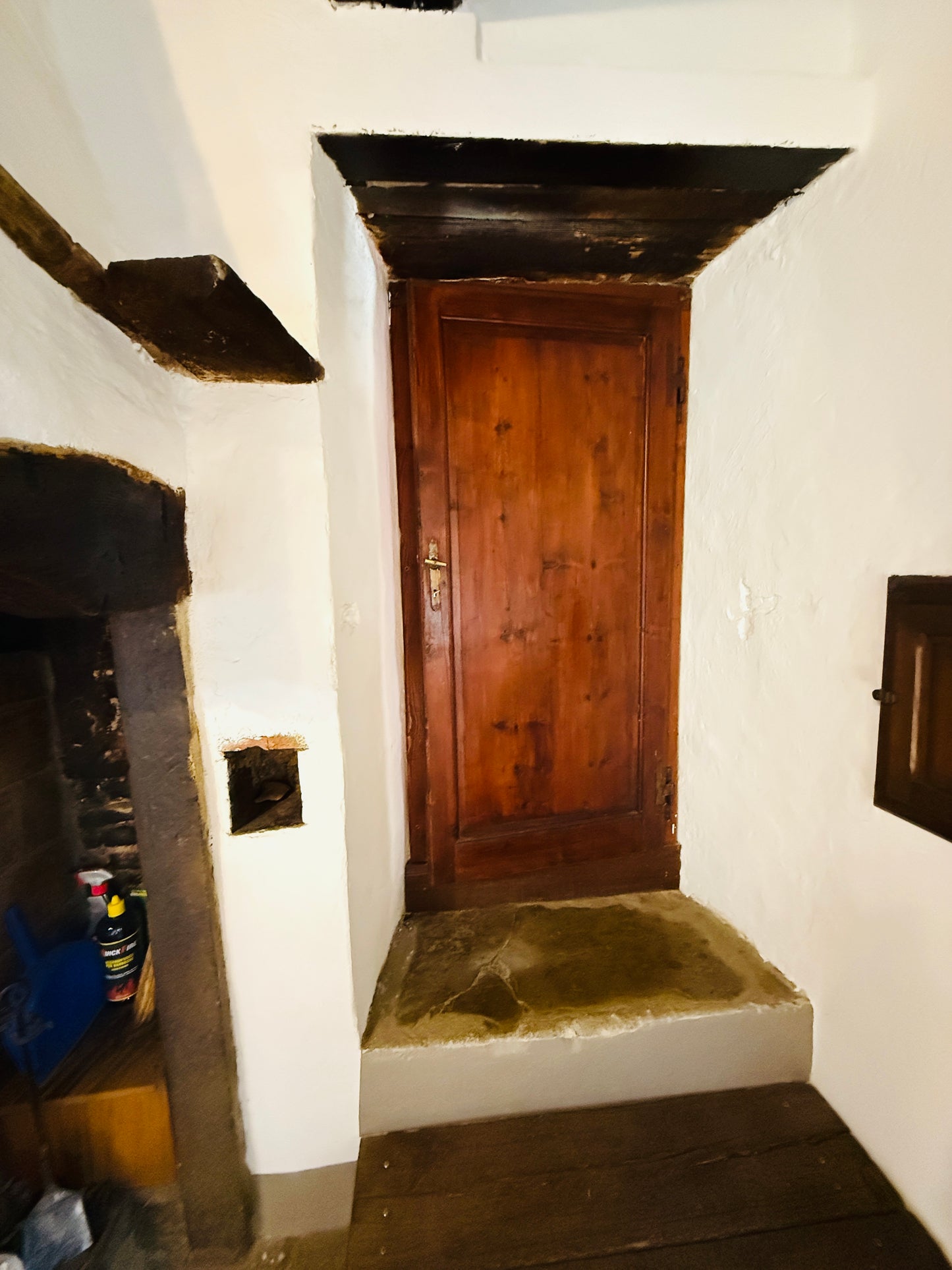 Portion of a castle ready to move into, 3 km from the centre of Anghiari