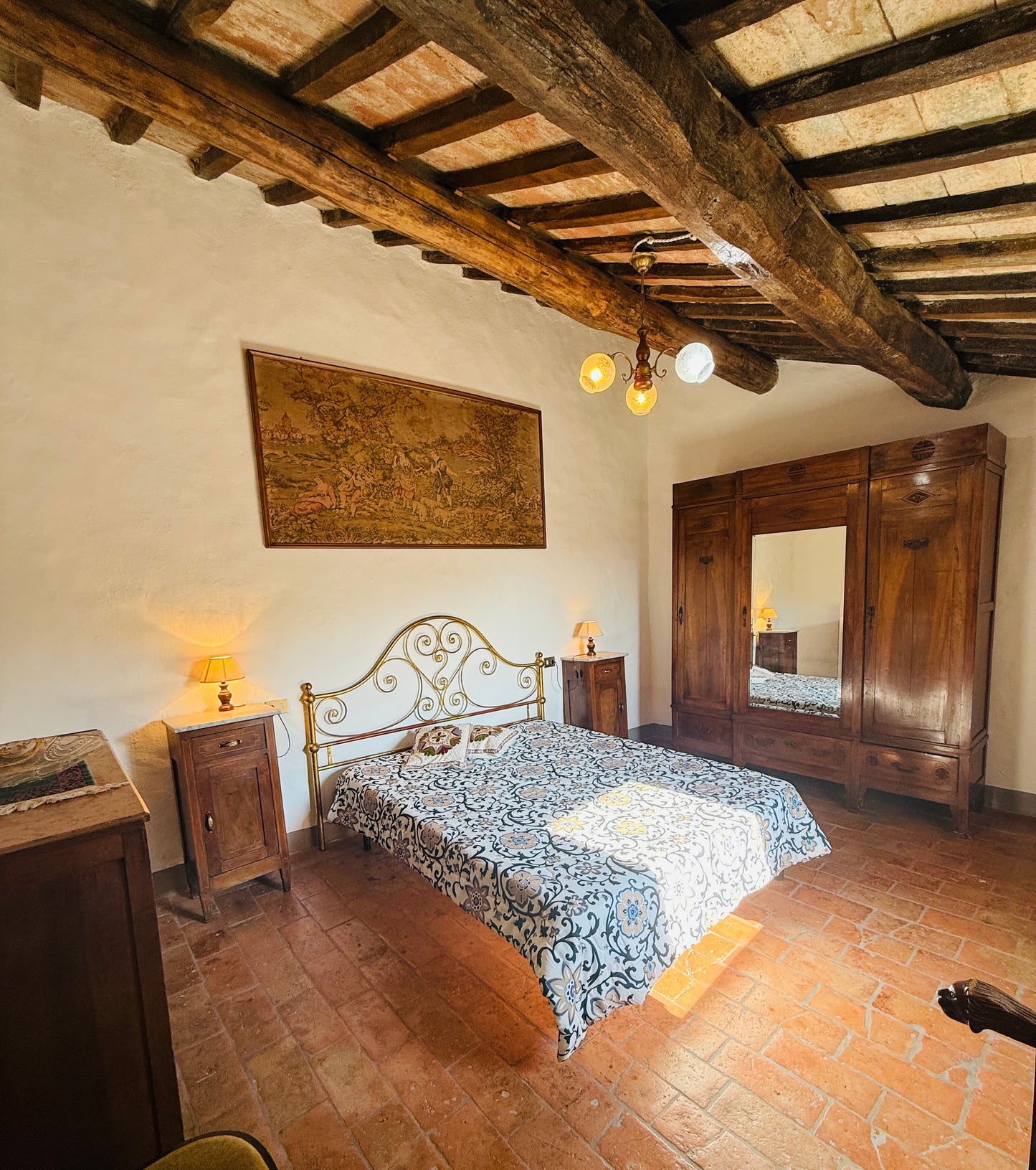 Portion of a castle ready to move into, 3 km from the centre of Anghiari