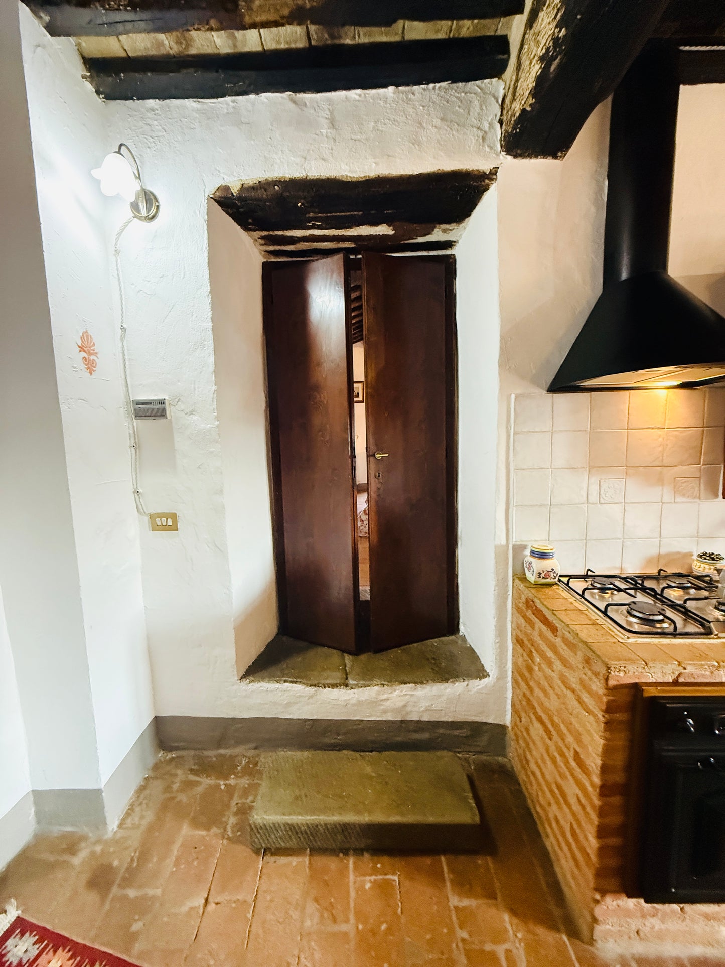 Portion of a castle ready to move into, 3 km from the centre of Anghiari