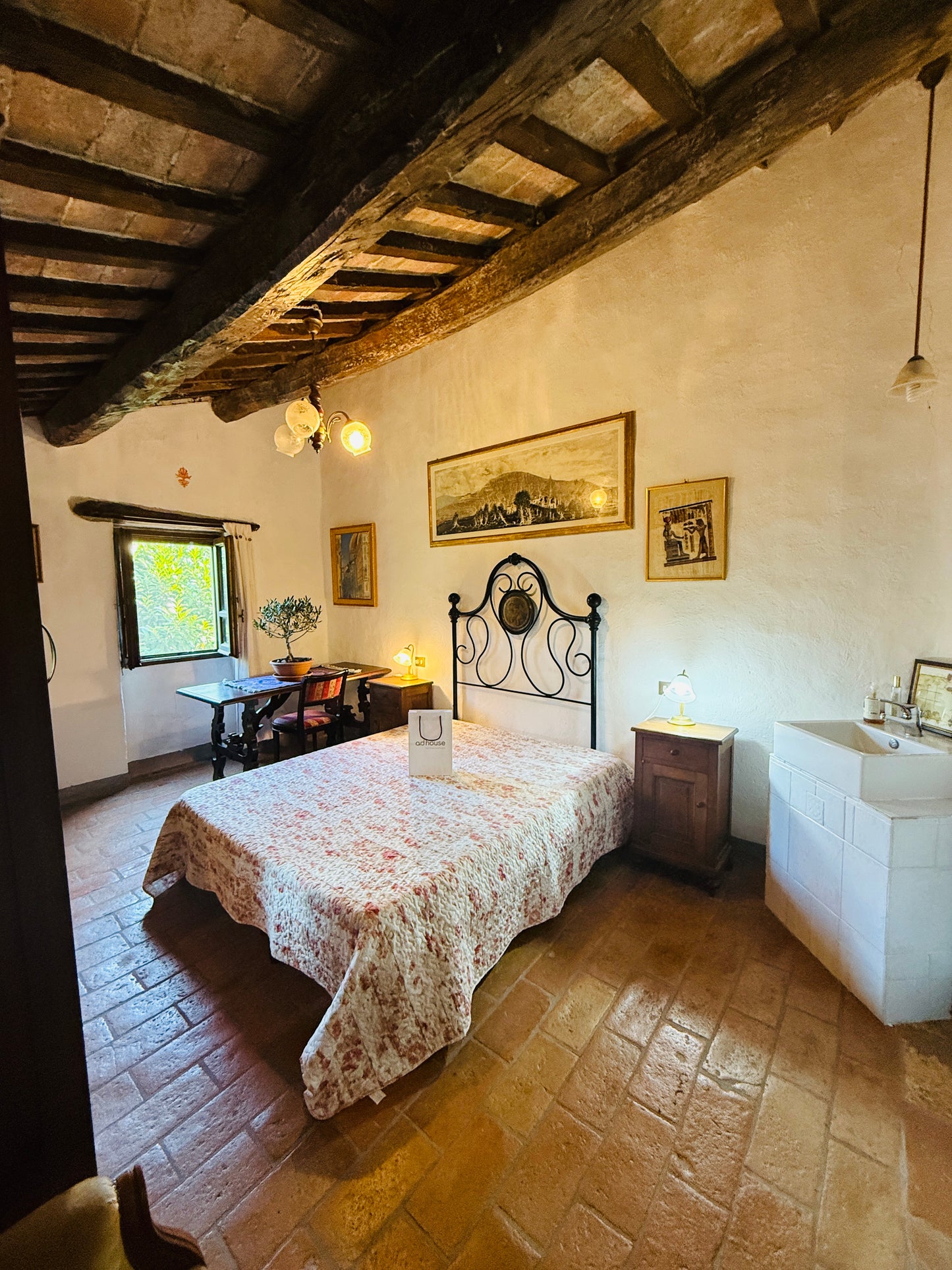 Portion of a castle ready to move into, 3 km from the centre of Anghiari