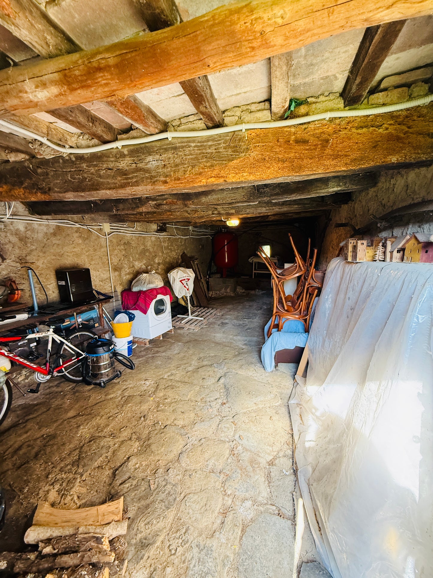 Portion of a castle ready to move into, 3 km from the centre of Anghiari