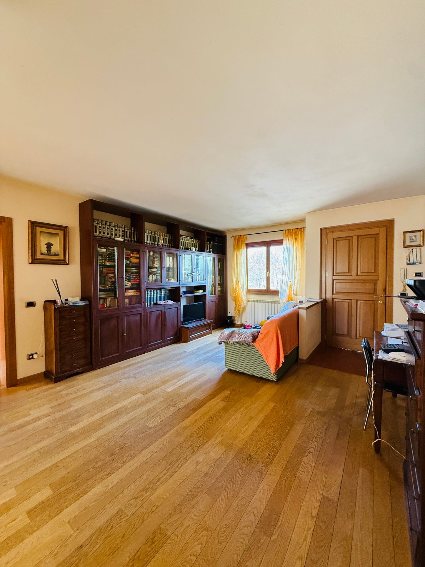 UNDER CONTRACT 130 + triple garage + 2 terrace + garden