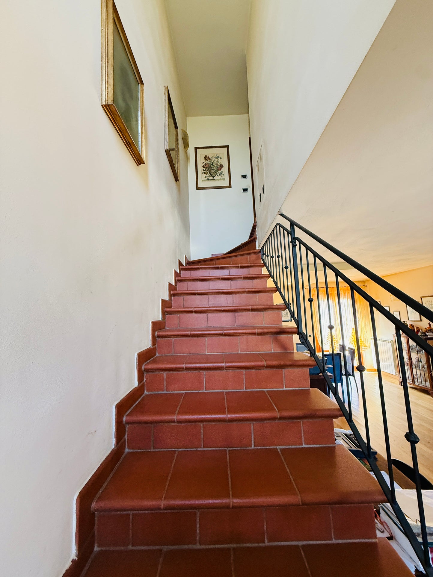 UNDER CONTRACT 130 + triple garage + 2 terrace + garden