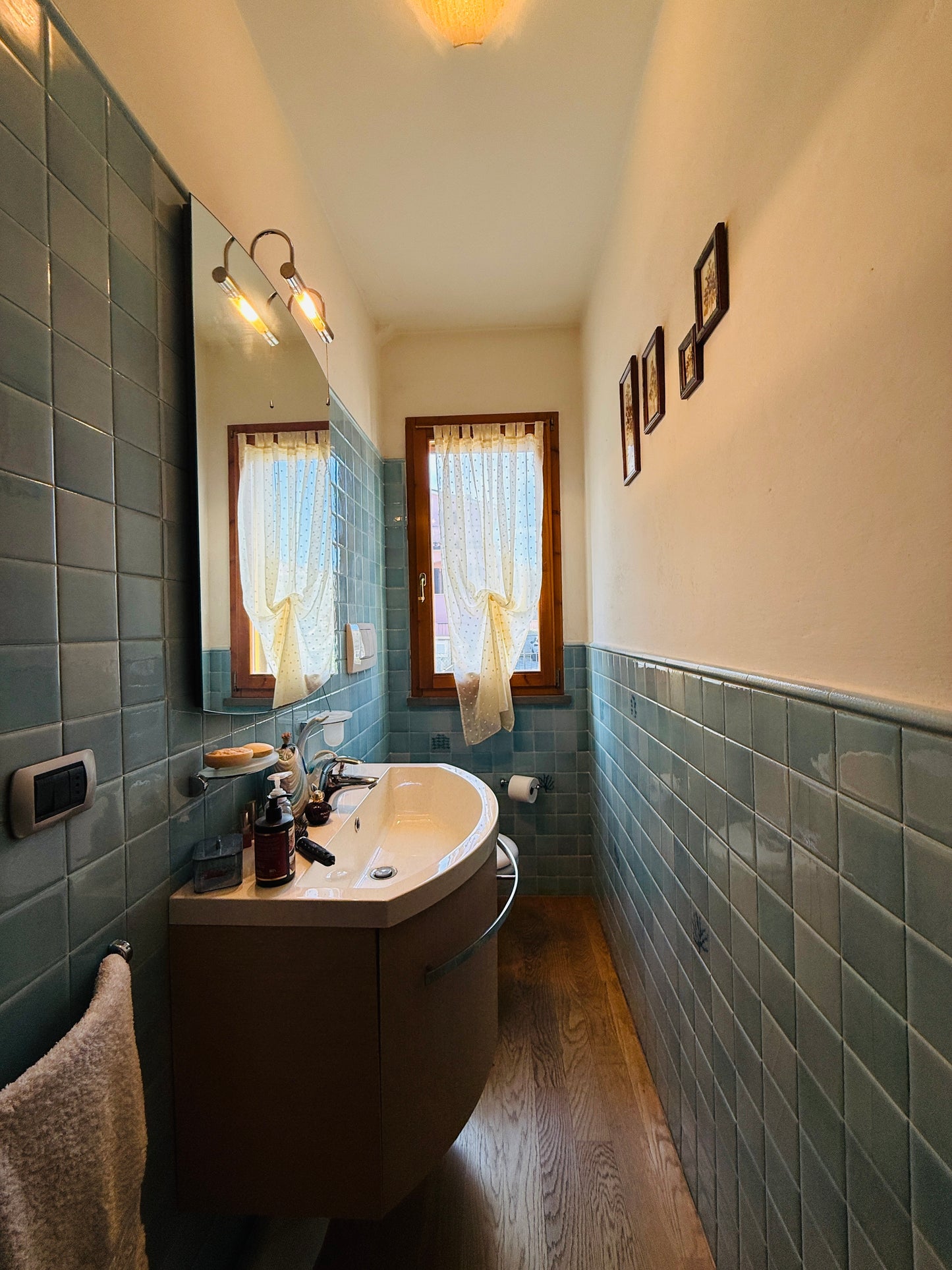UNDER CONTRACT 130 + triple garage + 2 terrace + garden