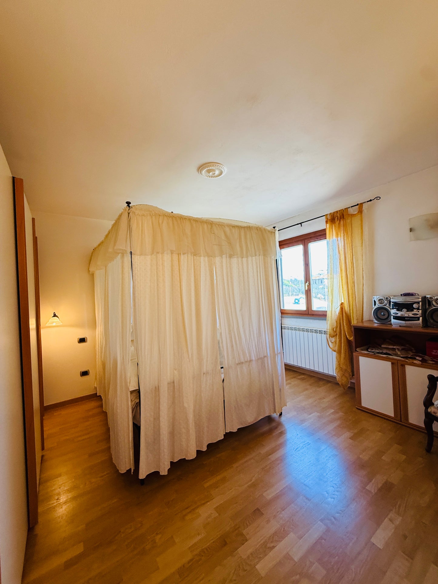 UNDER CONTRACT 130 + triple garage + 2 terrace + garden
