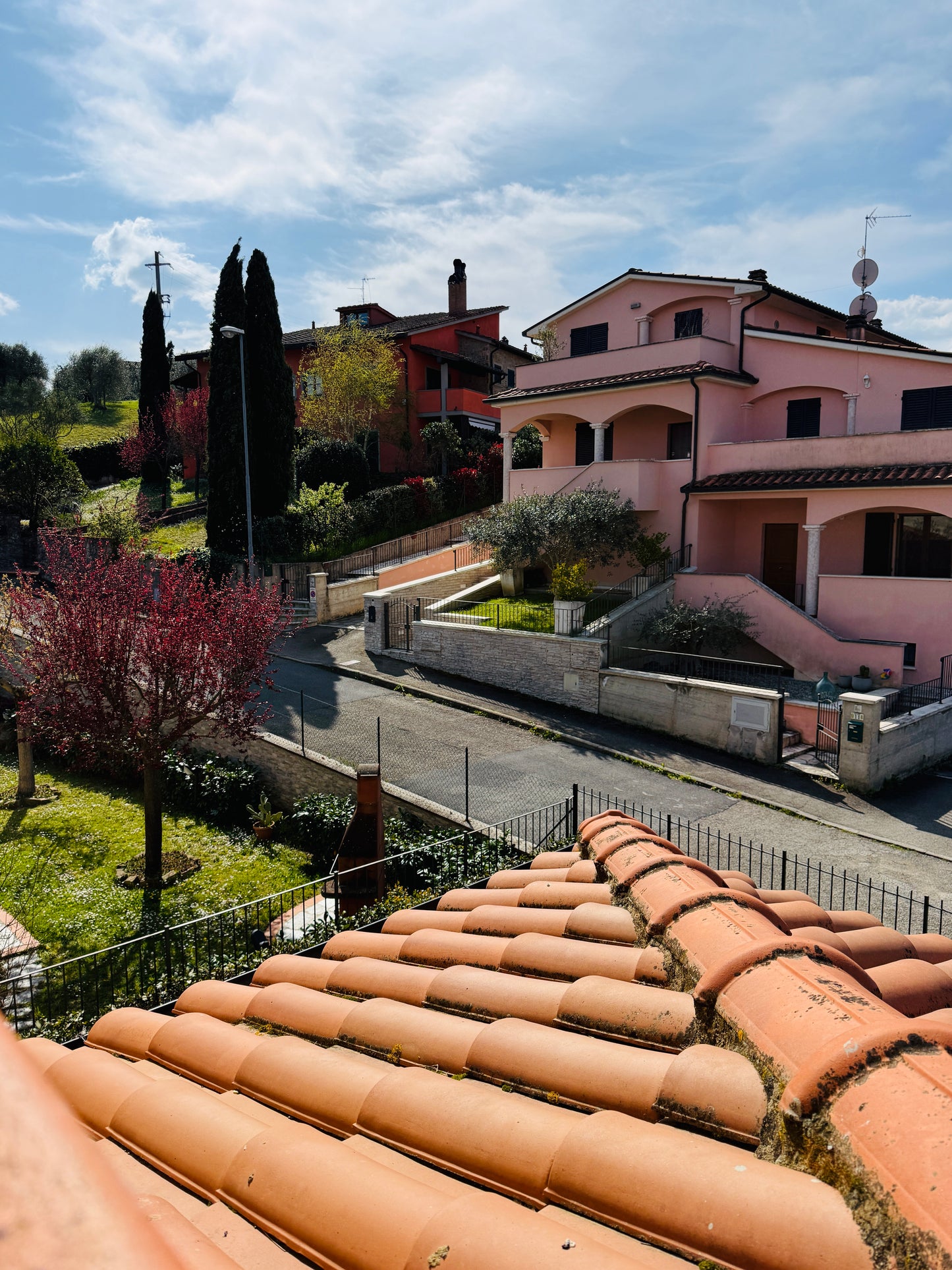UNDER CONTRACT 130 + triple garage + 2 terrace + garden
