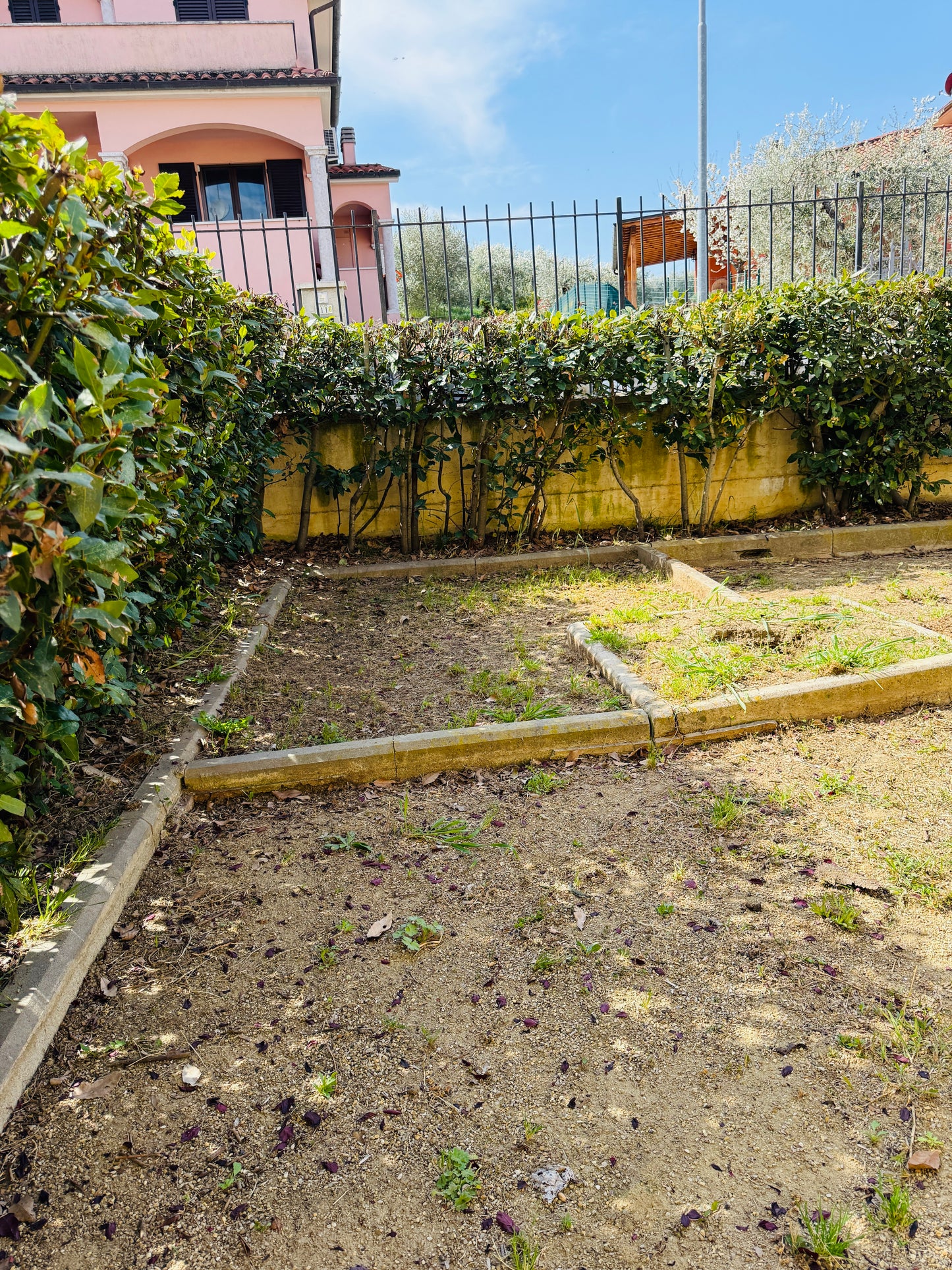 UNDER CONTRACT 130 + triple garage + 2 terrace + garden