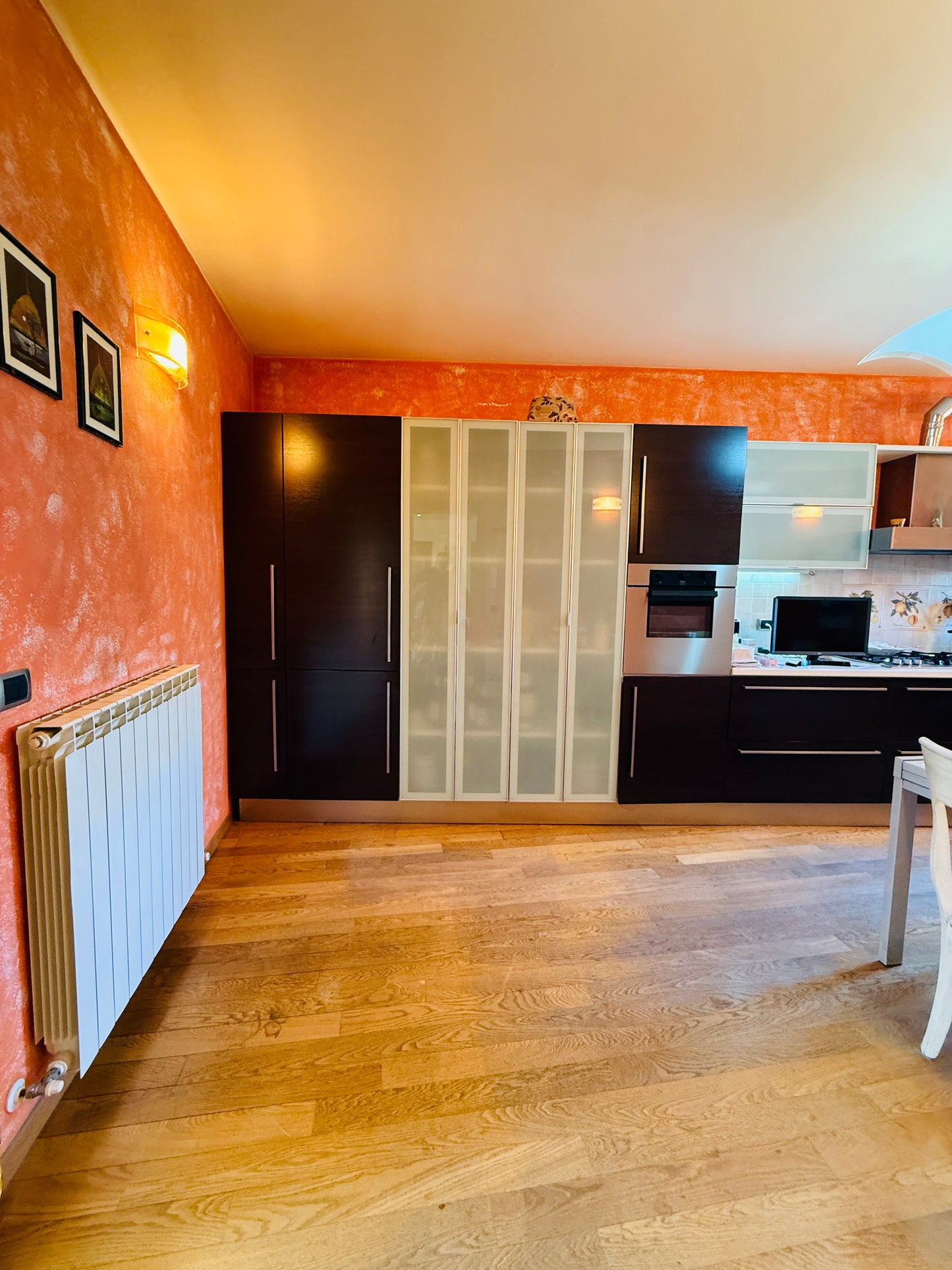 UNDER CONTRACT 130 + triple garage + 2 terrace + garden