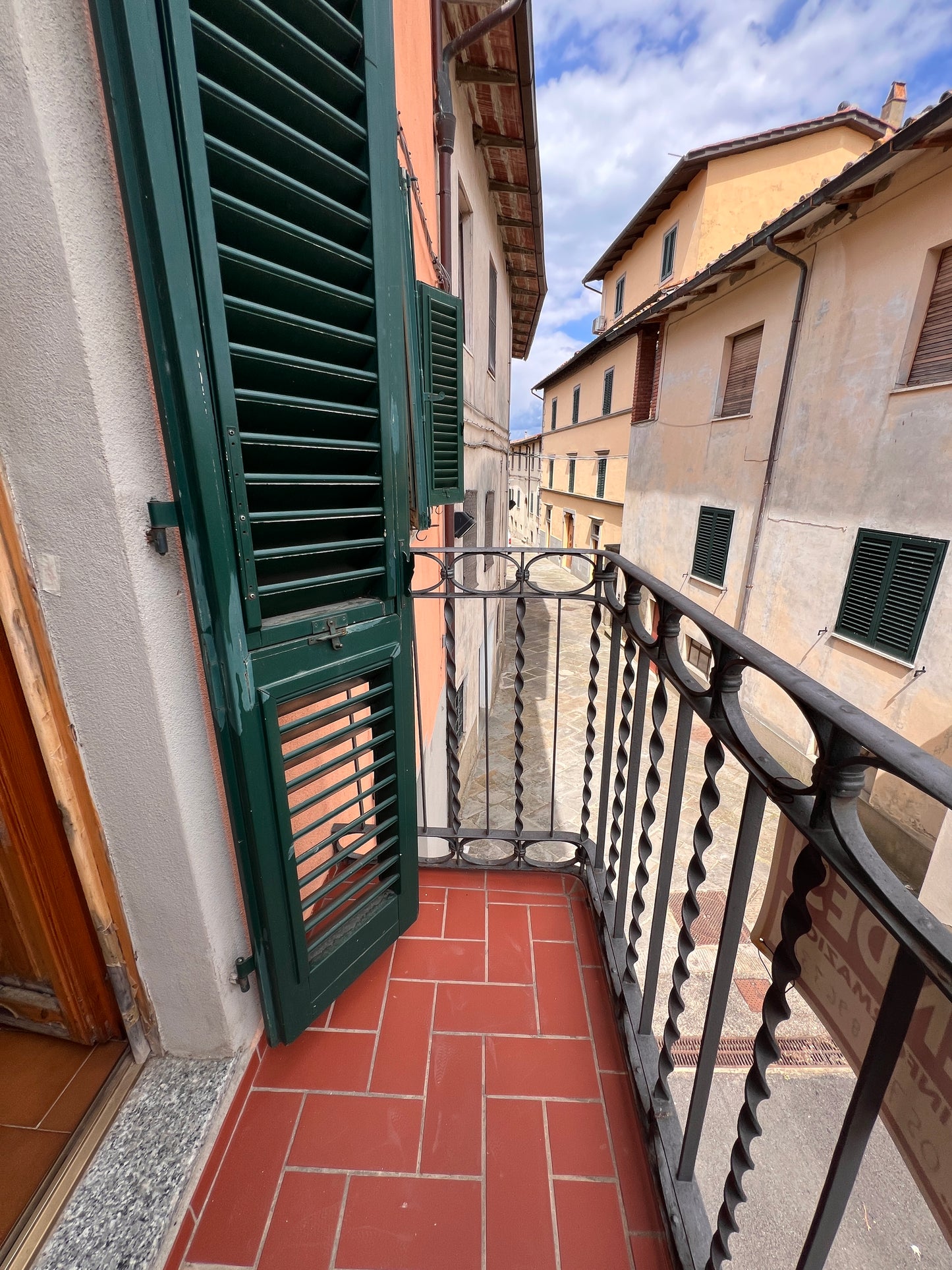 Two bedrooms, garden, balcony, big cellar and storage