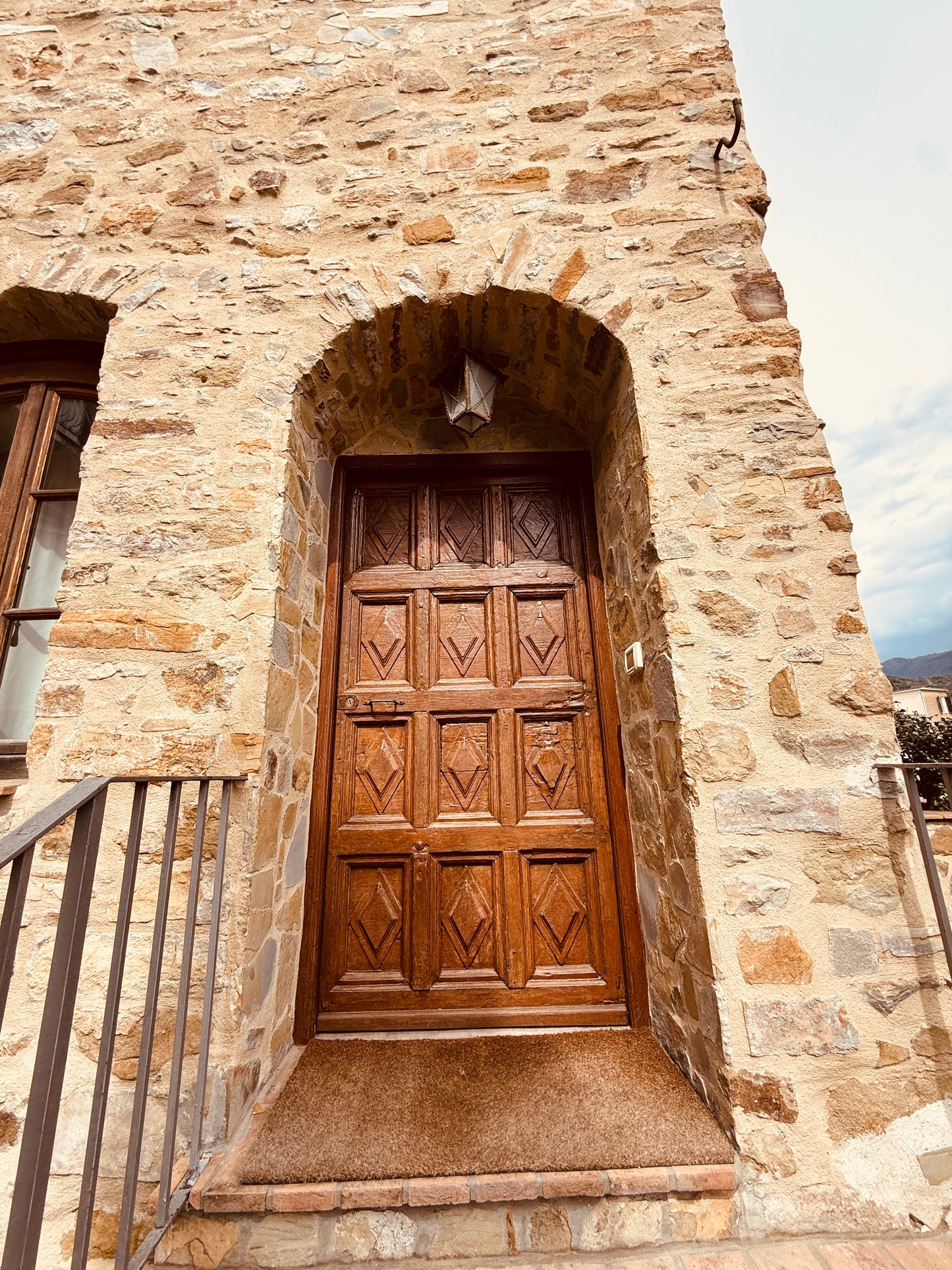 Renovated stone tower with a sea view