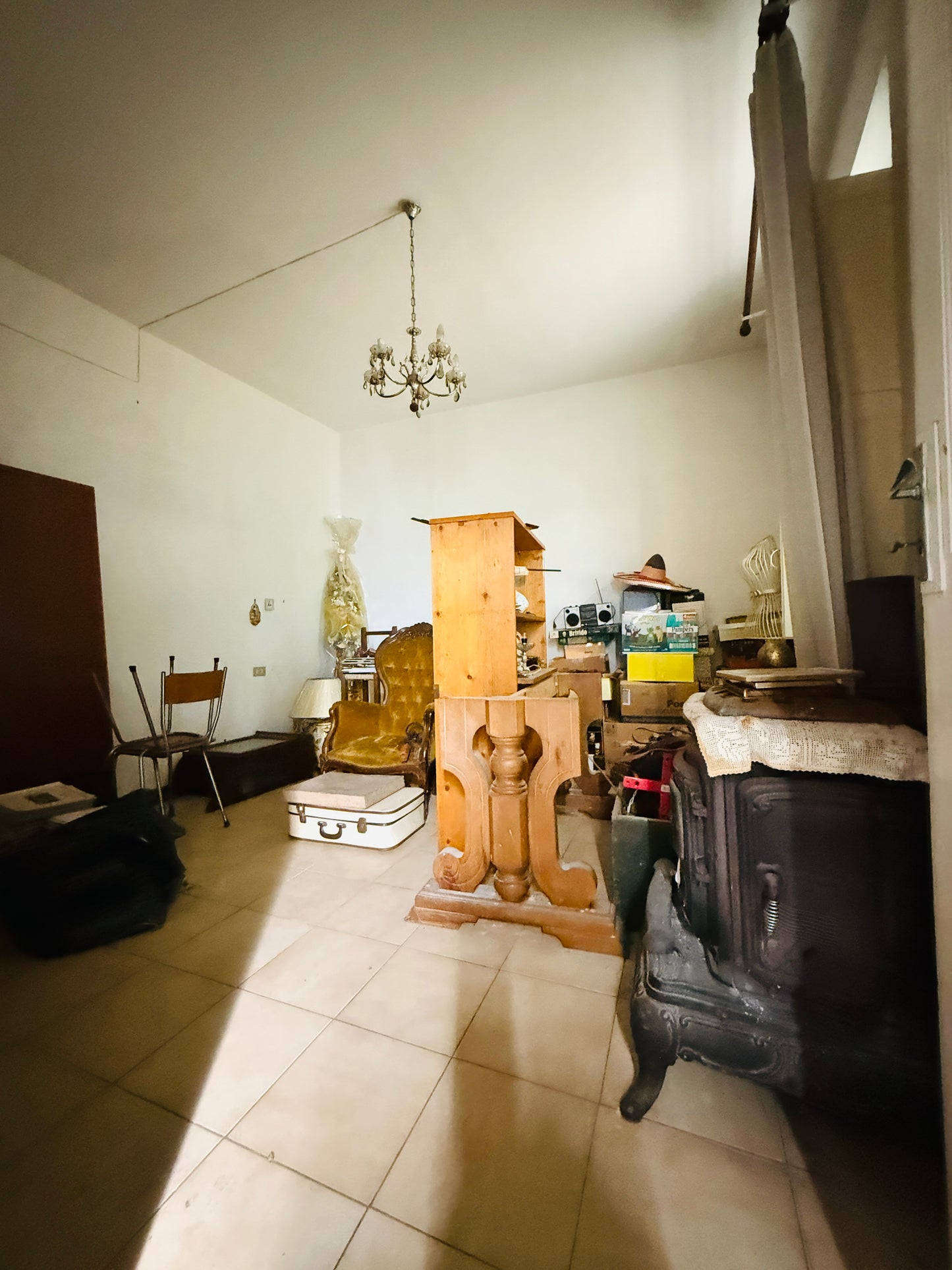 House in the village to renovate